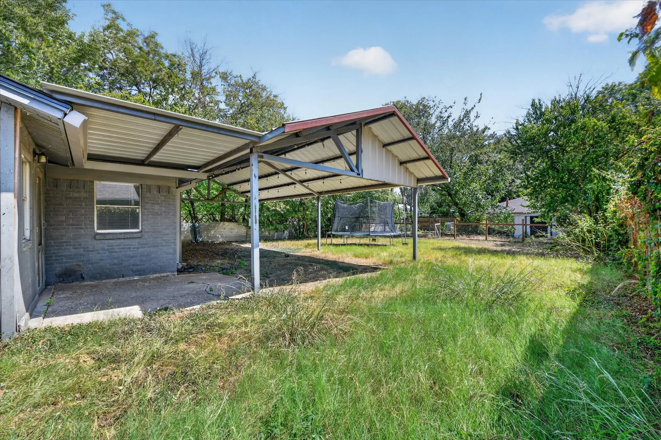 Single Family Residence For Sale in Tarrant County , 3732 Bluebell Drive, Everman, Texas 76140, 4 Bedroom, 2 Bathroom, Garage spaces, 1,387 Sqft, built in 1965, mls#21383207, Real Estate Agent in Everman, Homes For Sale in Tarrant county, Homes For Sale in Everman, Realtor in Everman Texas, Real Estate Brokerage Independent Realty Texas, Luminita Cordes Realtor