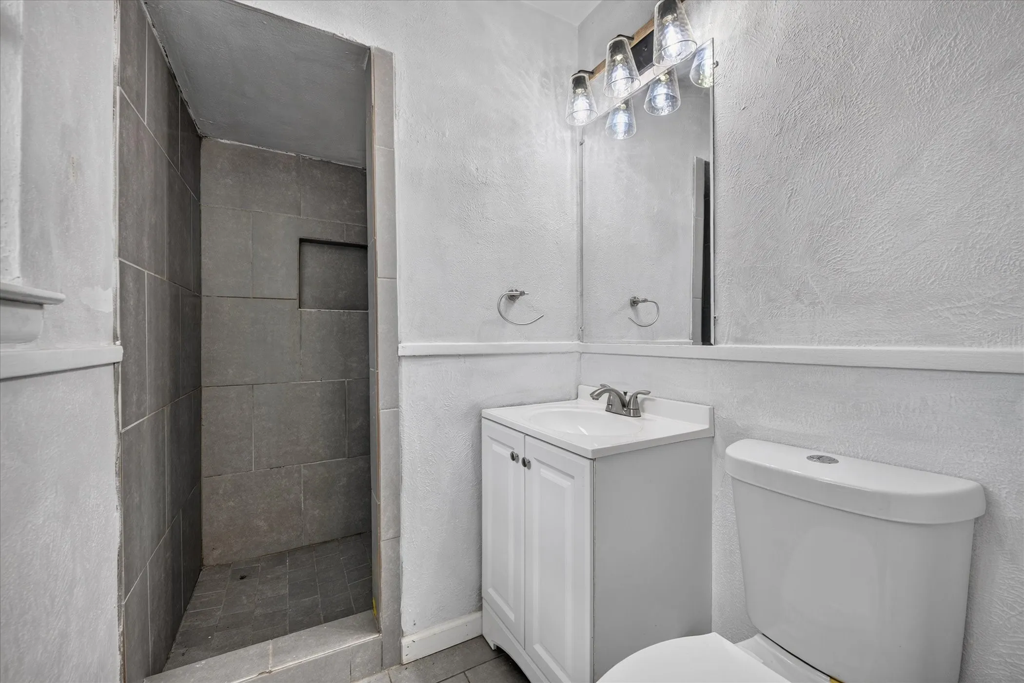 Single Family Residence For Sale in Tarrant County , 3732 Bluebell Drive, Everman, Texas 76140, 4 Bedroom, 2 Bathroom, Garage spaces, 1,387 Sqft, built in 1965, mls#21383207, Real Estate Agent in Everman, Homes For Sale in Tarrant county, Homes For Sale in Everman, Realtor in Everman Texas, Real Estate Brokerage Independent Realty Texas, Luminita Cordes Realtor