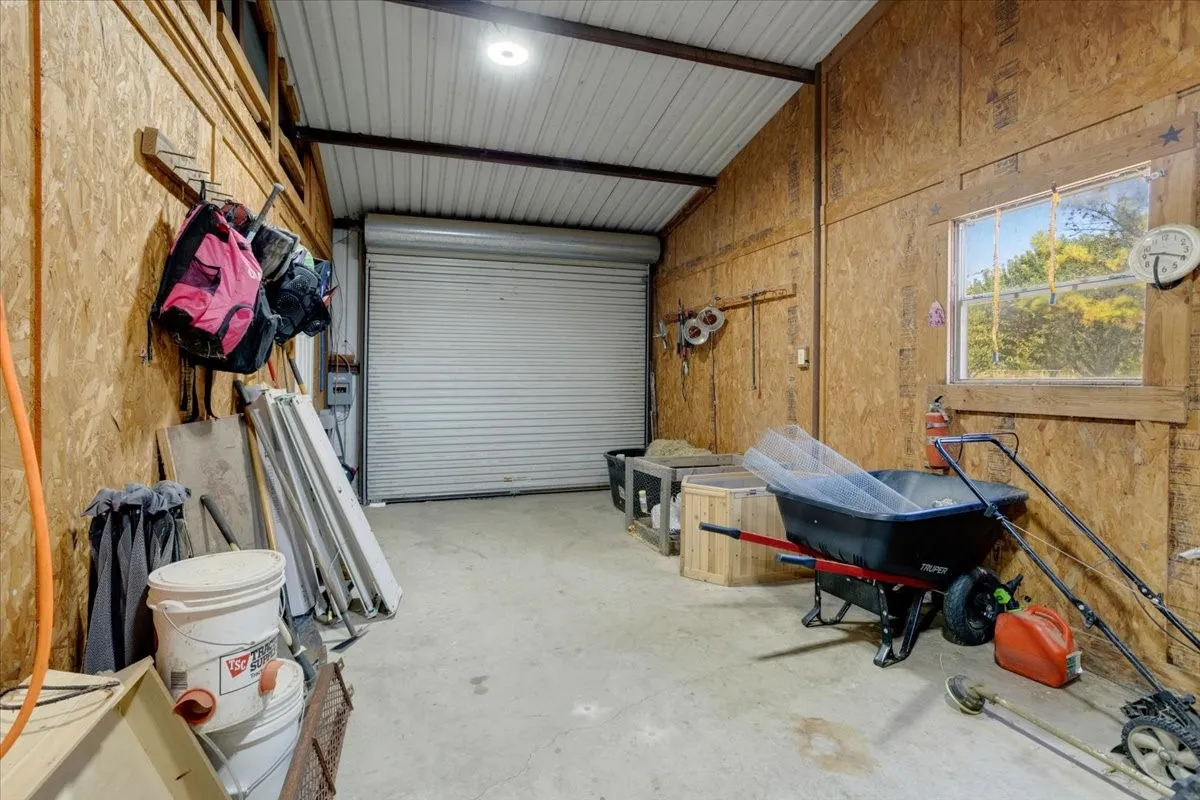 Single Family Residence For Sale in Grayson County , 7634 Preston Road, Denison, Texas 75020, 3 Bedroom, 3 Bathroom, 2 Garage spaces, 1,614 Sqft, built in 1996, mls#21385152, Real Estate Agent in Denison, Homes For Sale in Grayson county, Homes For Sale in Denison, Realtor in Denison Texas, Real Estate Brokerage Independent Realty Texas, Luminita Cordes Realtor