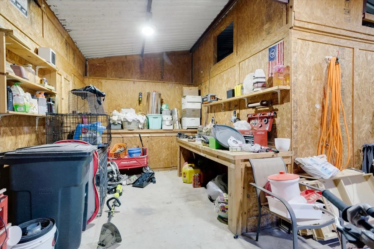 Single Family Residence For Sale in Grayson County , 7634 Preston Road, Denison, Texas 75020, 3 Bedroom, 3 Bathroom, 2 Garage spaces, 1,614 Sqft, built in 1996, mls#21385152, Real Estate Agent in Denison, Homes For Sale in Grayson county, Homes For Sale in Denison, Realtor in Denison Texas, Real Estate Brokerage Independent Realty Texas, Luminita Cordes Realtor