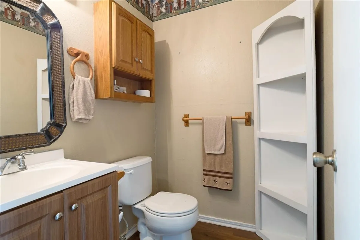 Single Family Residence For Sale in Grayson County , 7634 Preston Road, Denison, Texas 75020, 3 Bedroom, 3 Bathroom, 2 Garage spaces, 1,614 Sqft, built in 1996, mls#21385152, Real Estate Agent in Denison, Homes For Sale in Grayson county, Homes For Sale in Denison, Realtor in Denison Texas, Real Estate Brokerage Independent Realty Texas, Luminita Cordes Realtor