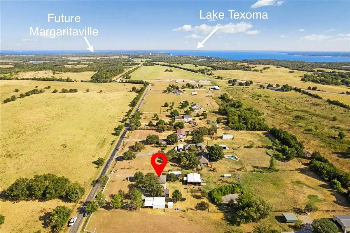 Single Family Residence For Sale in Grayson County , 7634 Preston Road, Denison, Texas 75020, 3 Bedroom, 3 Bathroom, 2 Garage spaces, 1,614 Sqft, built in 1996, mls#21385152, Real Estate Agent in Denison, Homes For Sale in Grayson county, Homes For Sale in Denison, Realtor in Denison Texas, Real Estate Brokerage Independent Realty Texas, Luminita Cordes Realtor