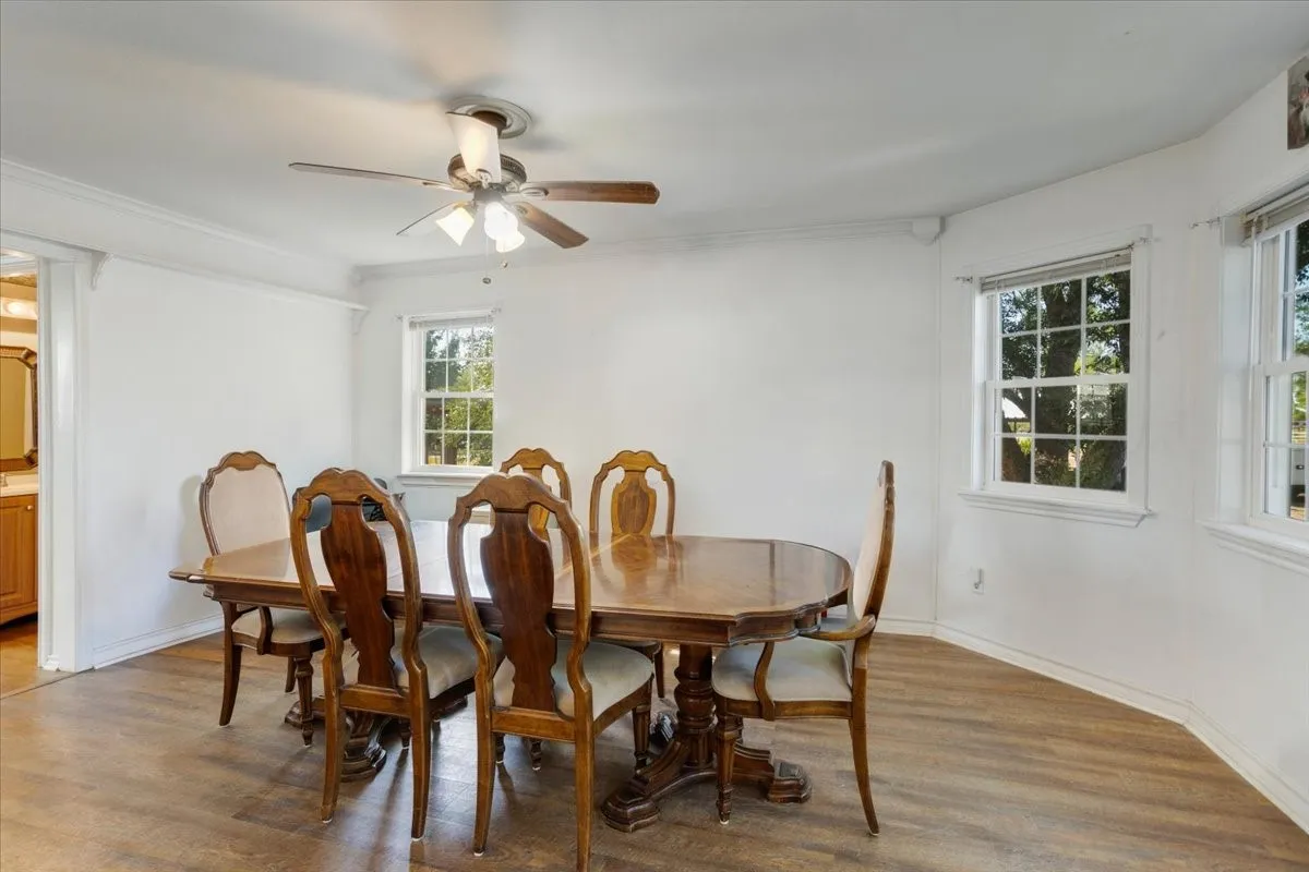 Single Family Residence For Sale in Grayson County , 7634 Preston Road, Denison, Texas 75020, 3 Bedroom, 3 Bathroom, 2 Garage spaces, 1,614 Sqft, built in 1996, mls#21385152, Real Estate Agent in Denison, Homes For Sale in Grayson county, Homes For Sale in Denison, Realtor in Denison Texas, Real Estate Brokerage Independent Realty Texas, Luminita Cordes Realtor