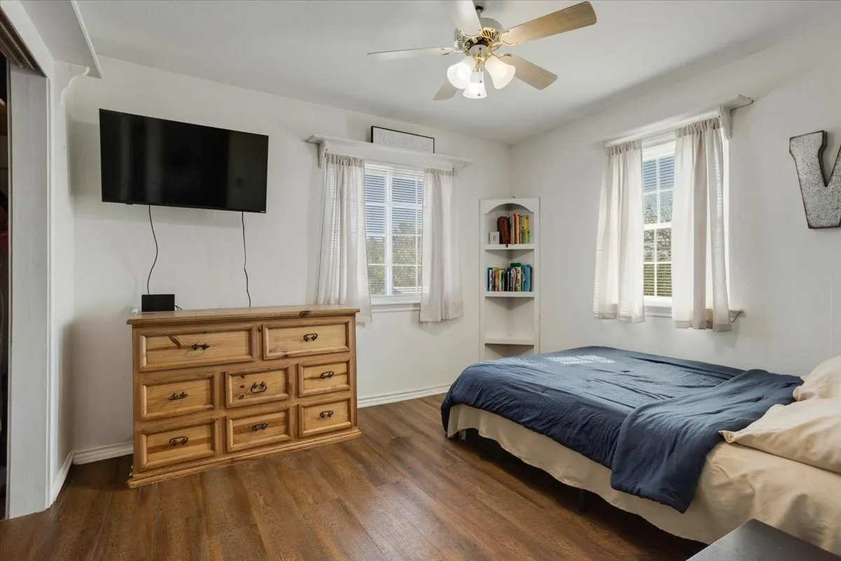 Single Family Residence For Sale in Grayson County , 7634 Preston Road, Denison, Texas 75020, 3 Bedroom, 3 Bathroom, 2 Garage spaces, 1,614 Sqft, built in 1996, mls#21385152, Real Estate Agent in Denison, Homes For Sale in Grayson county, Homes For Sale in Denison, Realtor in Denison Texas, Real Estate Brokerage Independent Realty Texas, Luminita Cordes Realtor