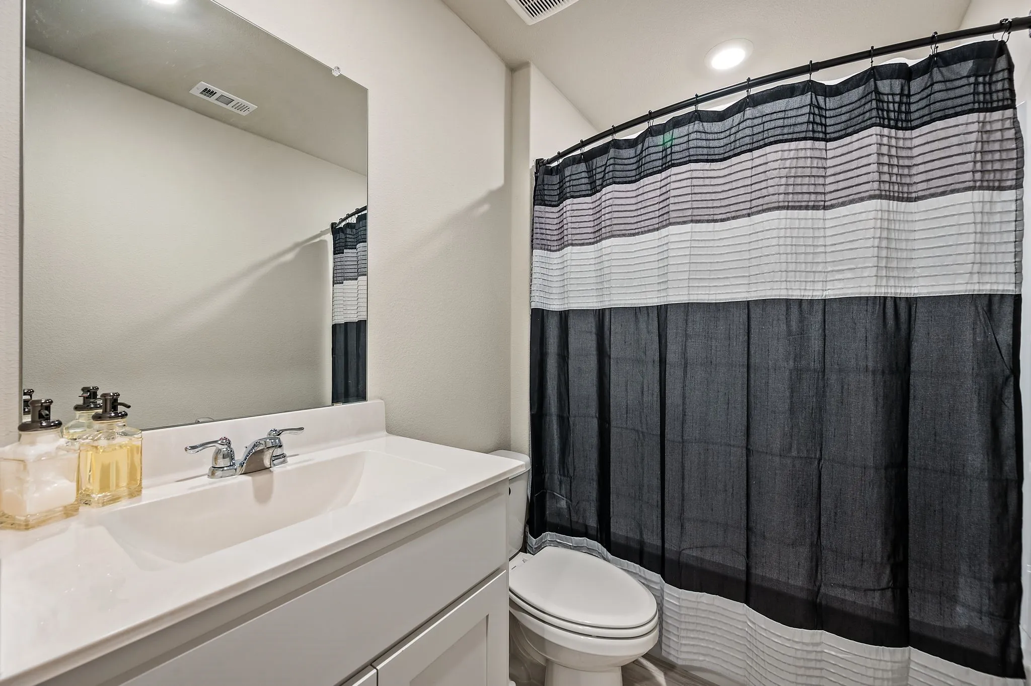 Single Family Residence For Rent in Johnson County , 336 Wildrose Circle, Cleburne, Texas 76033, 4 Bedroom, 2 Bathroom, 2 Garage spaces, 1,787 Sqft, built in 2024, mls#21384868, Real Estate Agent in Cleburne, Homes For Rent in Johnson county, Homes For Rent in Cleburne, Realtor in Cleburne Texas, Real Estate Brokerage Independent Realty Texas, Luminita Cordes Realtor