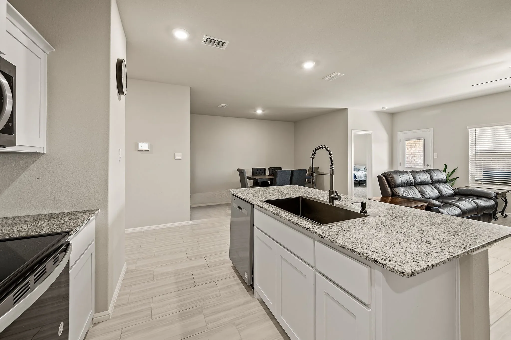 Single Family Residence For Rent in Johnson County , 336 Wildrose Circle, Cleburne, Texas 76033, 4 Bedroom, 2 Bathroom, 2 Garage spaces, 1,787 Sqft, built in 2024, mls#21384868, Real Estate Agent in Cleburne, Homes For Rent in Johnson county, Homes For Rent in Cleburne, Realtor in Cleburne Texas, Real Estate Brokerage Independent Realty Texas, Luminita Cordes Realtor