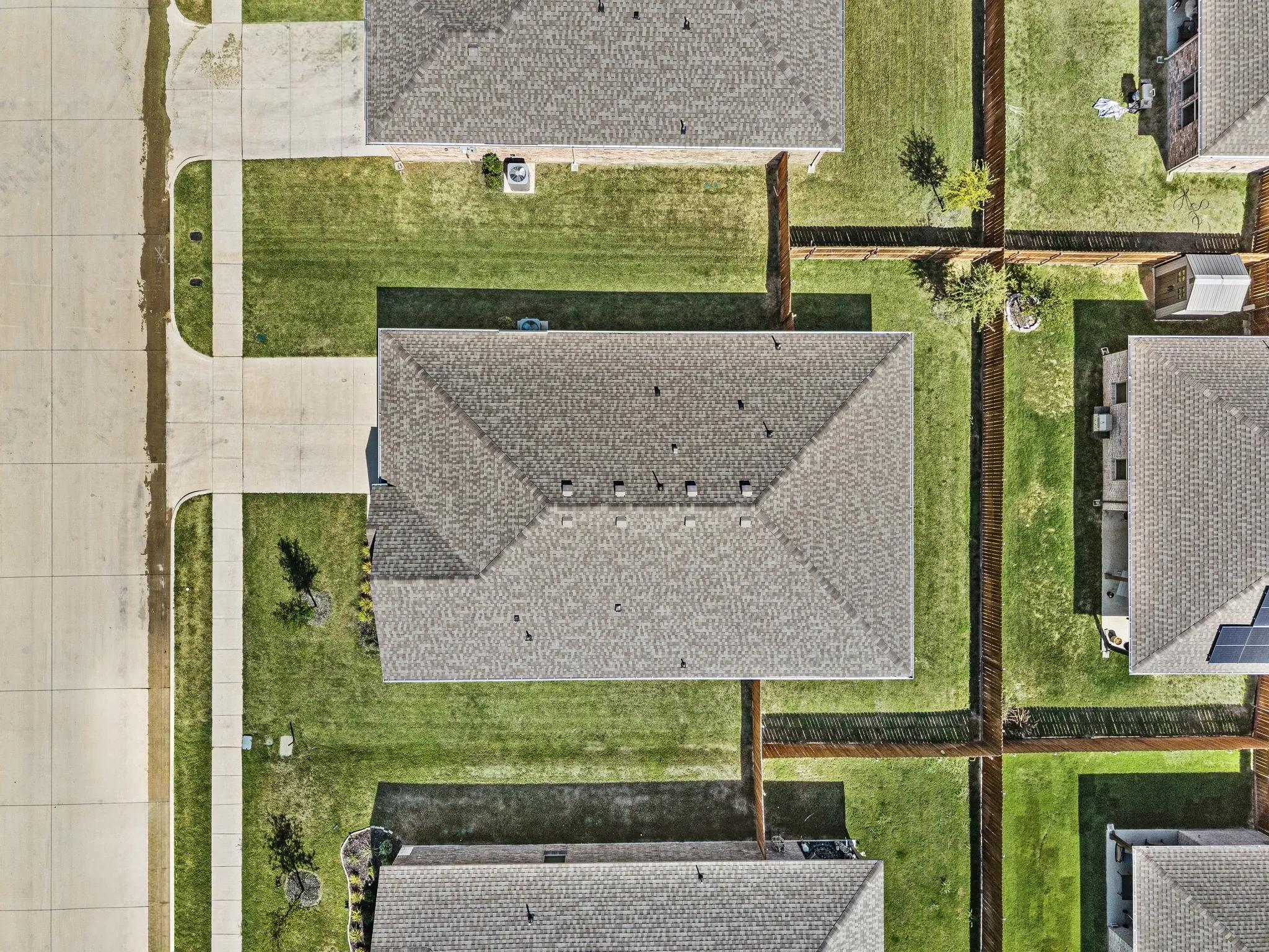 Single Family Residence For Rent in Johnson County , 336 Wildrose Circle, Cleburne, Texas 76033, 4 Bedroom, 2 Bathroom, 2 Garage spaces, 1,787 Sqft, built in 2024, mls#21384868, Real Estate Agent in Cleburne, Homes For Rent in Johnson county, Homes For Rent in Cleburne, Realtor in Cleburne Texas, Real Estate Brokerage Independent Realty Texas, Luminita Cordes Realtor