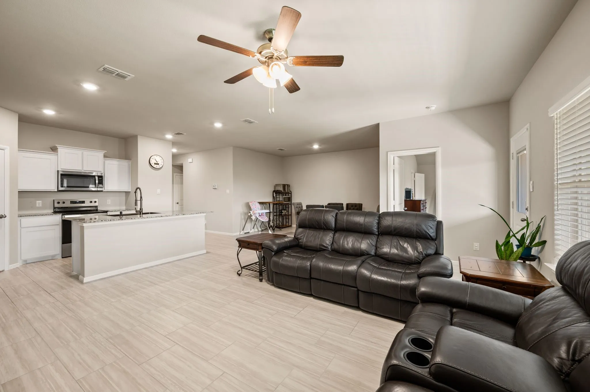 Single Family Residence For Rent in Johnson County , 336 Wildrose Circle, Cleburne, Texas 76033, 4 Bedroom, 2 Bathroom, 2 Garage spaces, 1,787 Sqft, built in 2024, mls#21384868, Real Estate Agent in Cleburne, Homes For Rent in Johnson county, Homes For Rent in Cleburne, Realtor in Cleburne Texas, Real Estate Brokerage Independent Realty Texas, Luminita Cordes Realtor