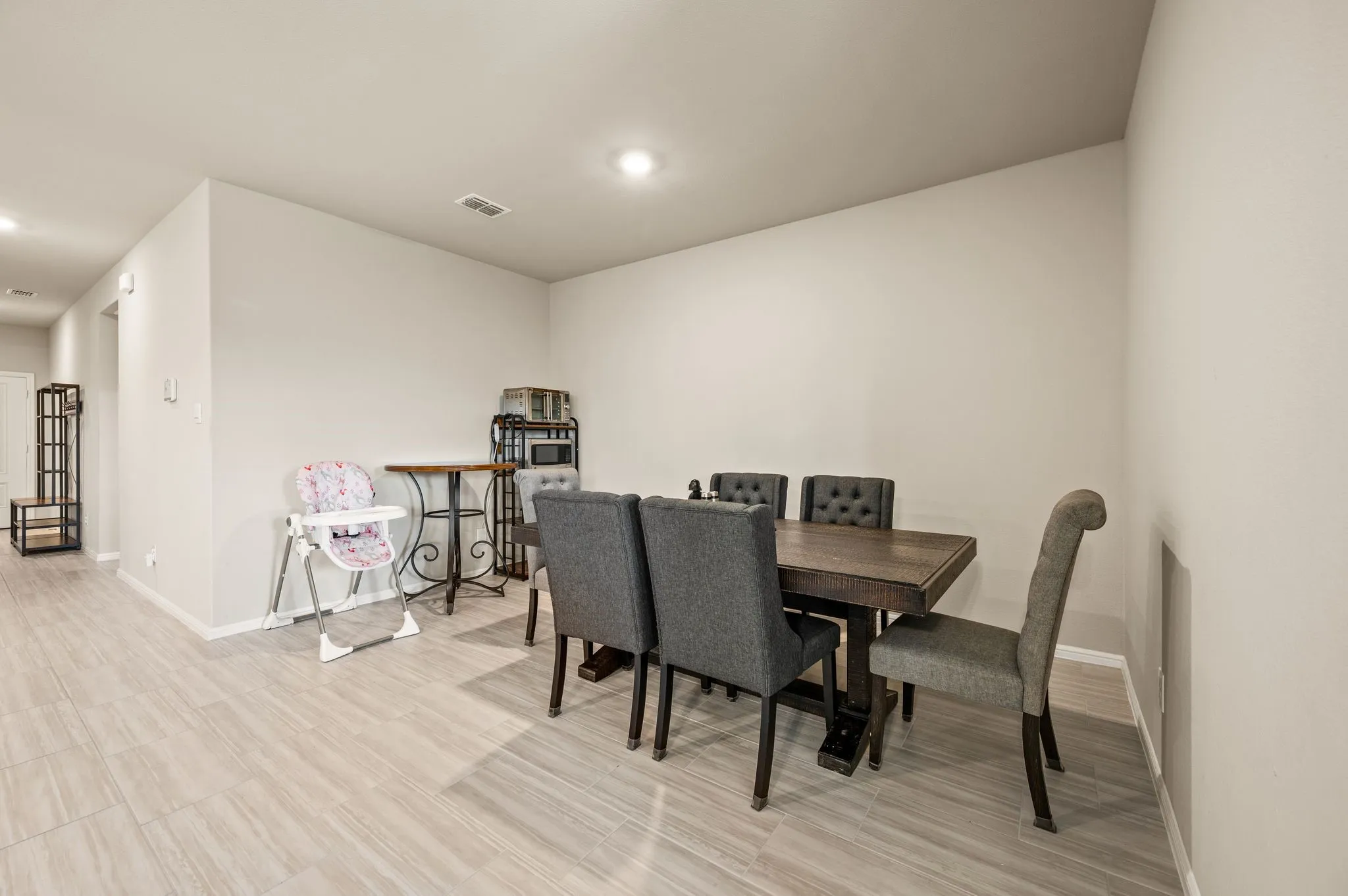 Single Family Residence For Rent in Johnson County , 336 Wildrose Circle, Cleburne, Texas 76033, 4 Bedroom, 2 Bathroom, 2 Garage spaces, 1,787 Sqft, built in 2024, mls#21384868, Real Estate Agent in Cleburne, Homes For Rent in Johnson county, Homes For Rent in Cleburne, Realtor in Cleburne Texas, Real Estate Brokerage Independent Realty Texas, Luminita Cordes Realtor