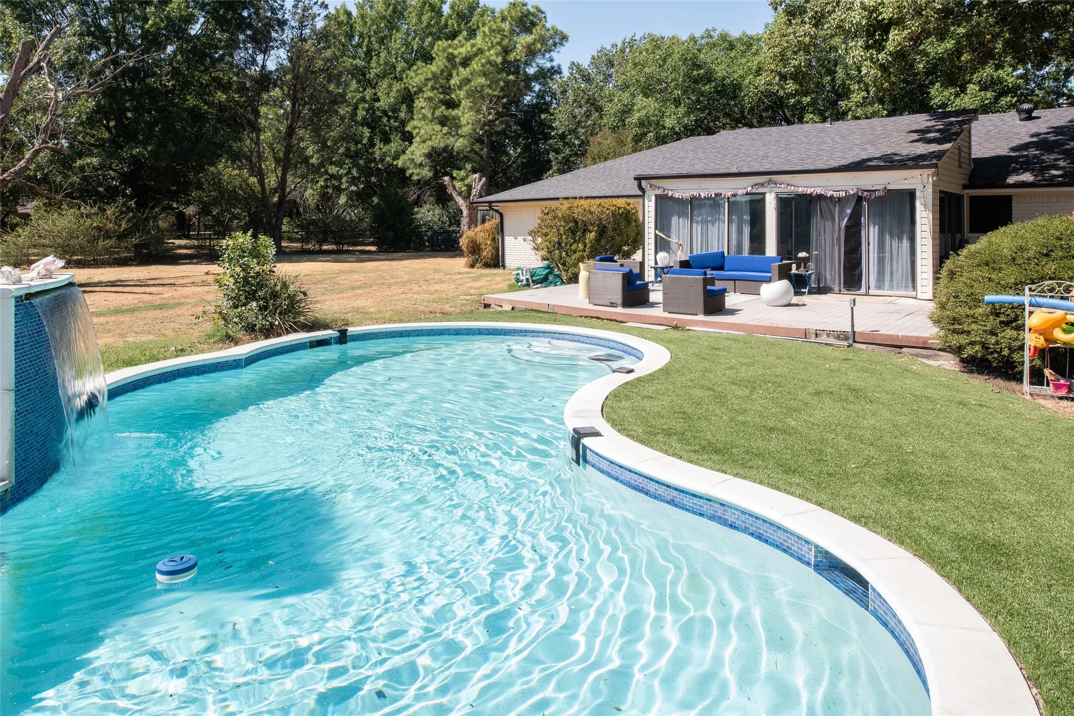 Single Family Residence For Sale in Collin County , 440 Holly Lane, Lucas, Texas 75002, 4 Bedroom, 2 Bathroom, 6 Garage spaces, 2,926 Sqft, built in 1981, mls#21385124, Real Estate Agent in Lucas, Homes For Sale in Collin county, Homes For Sale in Lucas, Realtor in Lucas Texas, Real Estate Brokerage Independent Realty Texas, Luminita Cordes Realtor