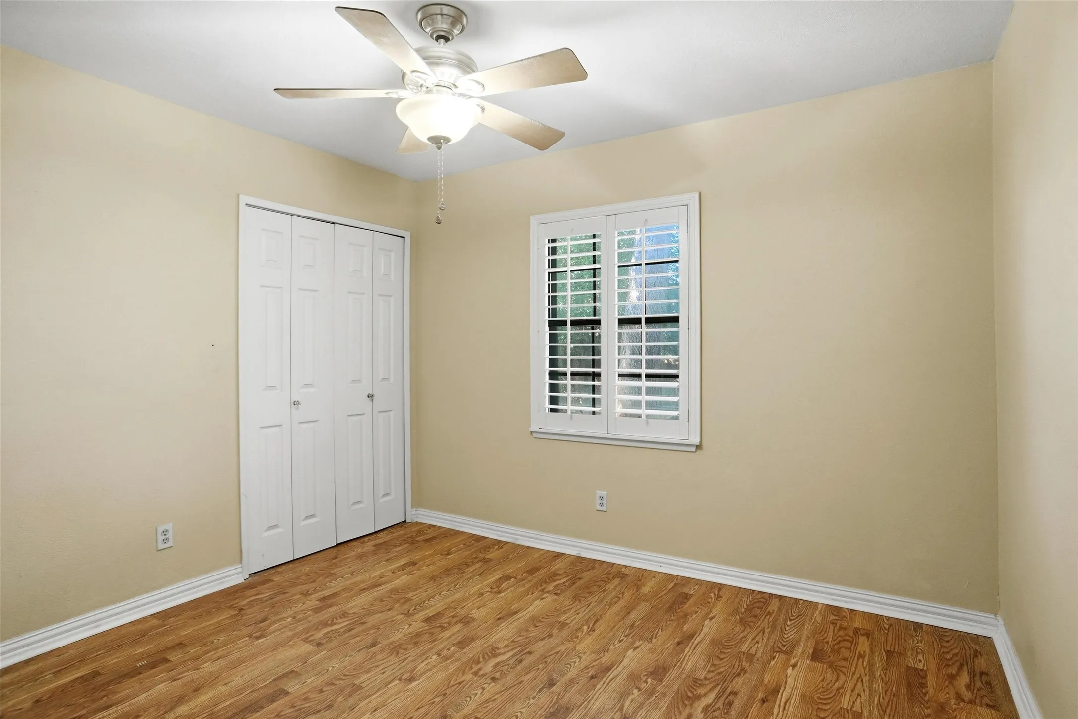 Single Family Residence For Sale in Tarrant County , 3701 Windsong Lane, Bedford, Texas 76021, 3 Bedroom, 3 Bathroom, 2 Garage spaces, 2,194 Sqft, built in 1982, mls#21385149, Real Estate Agent in Bedford, Homes For Sale in Tarrant county, Homes For Sale in Bedford, Realtor in Bedford Texas, Real Estate Brokerage Independent Realty Texas, Luminita Cordes Realtor