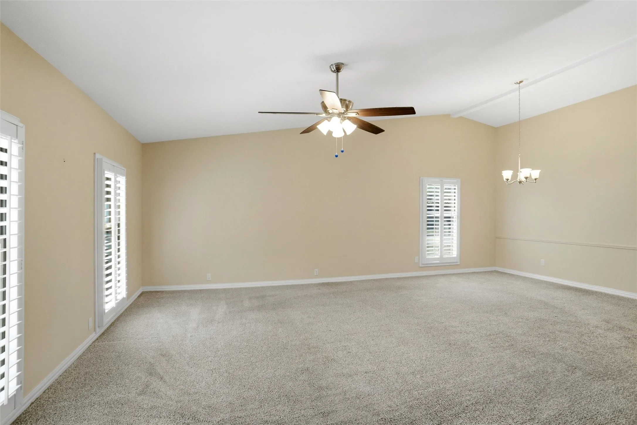 Single Family Residence For Sale in Tarrant County , 3701 Windsong Lane, Bedford, Texas 76021, 3 Bedroom, 3 Bathroom, 2 Garage spaces, 2,194 Sqft, built in 1982, mls#21385149, Real Estate Agent in Bedford, Homes For Sale in Tarrant county, Homes For Sale in Bedford, Realtor in Bedford Texas, Real Estate Brokerage Independent Realty Texas, Luminita Cordes Realtor