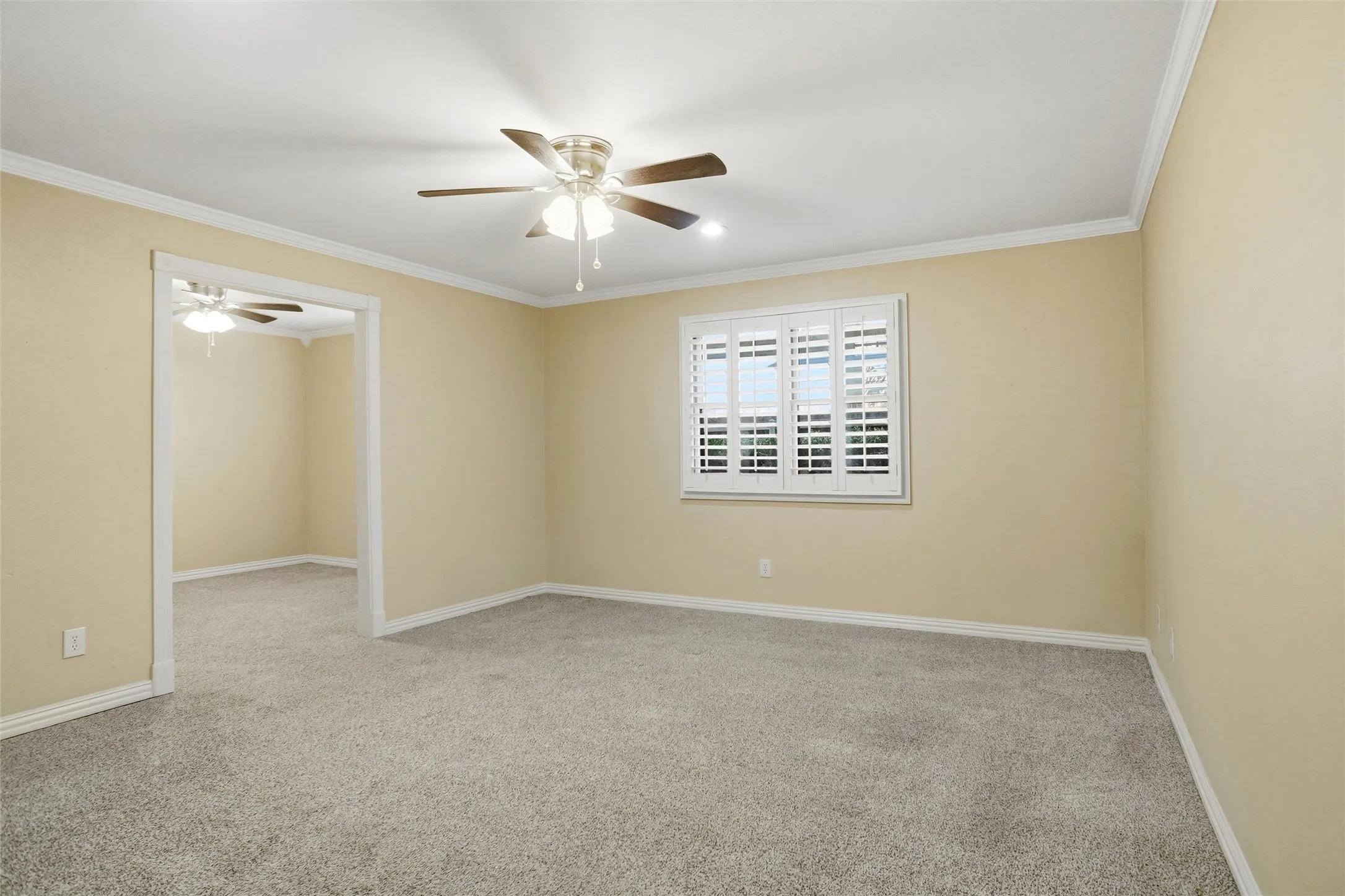 Single Family Residence For Sale in Tarrant County , 3701 Windsong Lane, Bedford, Texas 76021, 3 Bedroom, 3 Bathroom, 2 Garage spaces, 2,194 Sqft, built in 1982, mls#21385149, Real Estate Agent in Bedford, Homes For Sale in Tarrant county, Homes For Sale in Bedford, Realtor in Bedford Texas, Real Estate Brokerage Independent Realty Texas, Luminita Cordes Realtor