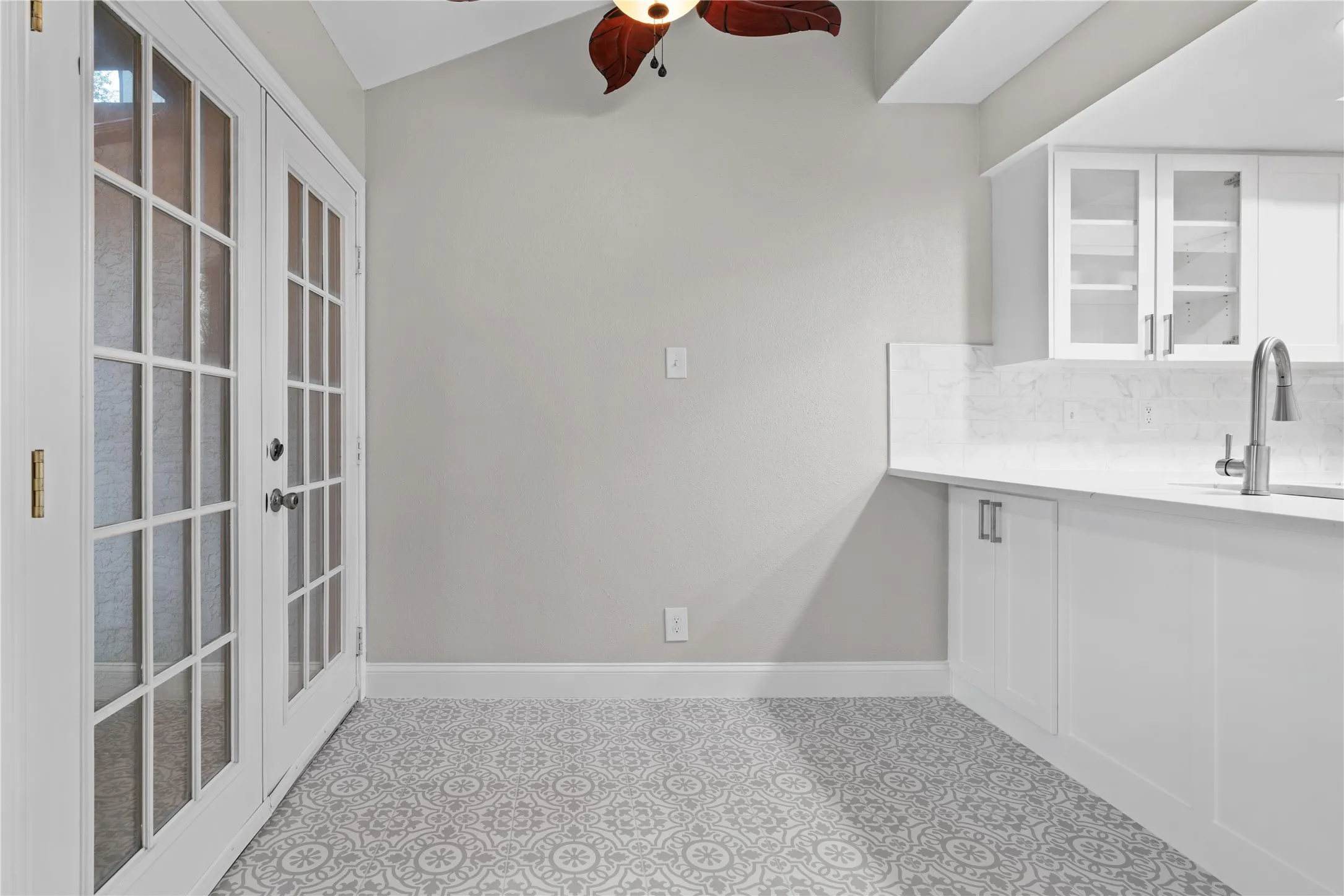 Condominium For Rent in Collin County , 18040 Midway Road 152, Dallas, Texas 75287, 2 Bedroom, 2 Bathroom, 1 Garage spaces, 1,442 Sqft, built in 1984, mls#21384124, Real Estate Agent in Dallas, Homes For Rent in Collin county, Homes For Rent in Dallas, Realtor in Dallas Texas, Real Estate Brokerage Independent Realty Texas, Luminita Cordes Realtor