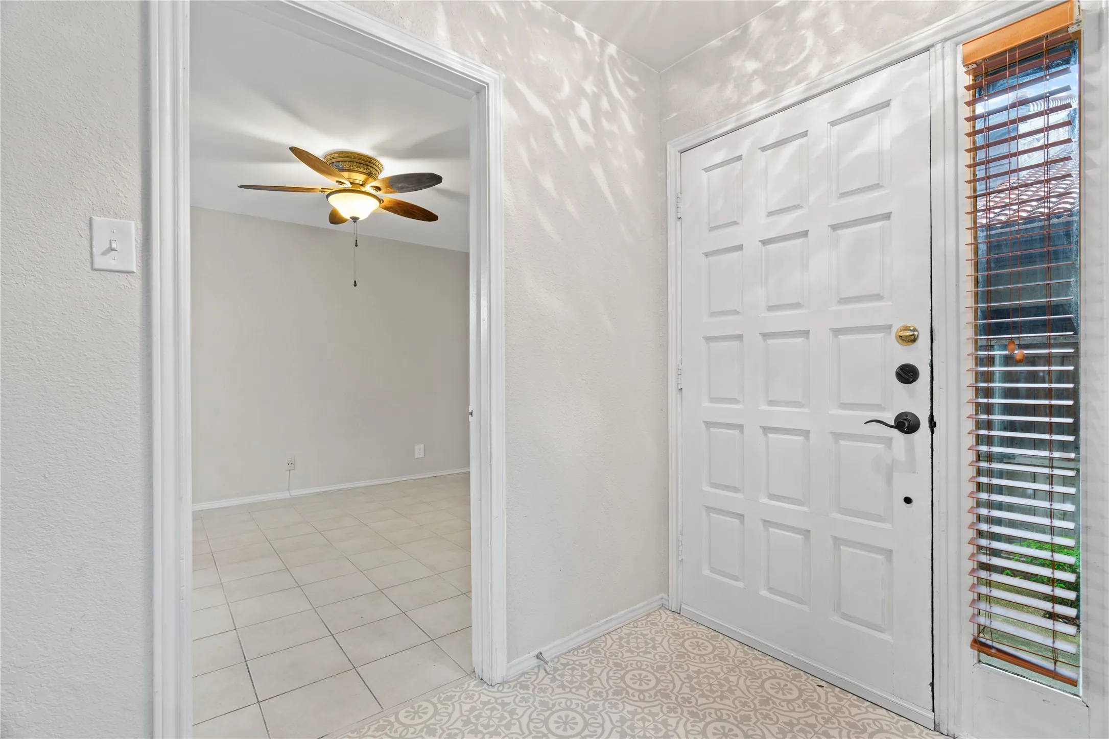 Condominium For Rent in Collin County , 18040 Midway Road 152, Dallas, Texas 75287, 2 Bedroom, 2 Bathroom, 1 Garage spaces, 1,442 Sqft, built in 1984, mls#21384124, Real Estate Agent in Dallas, Homes For Rent in Collin county, Homes For Rent in Dallas, Realtor in Dallas Texas, Real Estate Brokerage Independent Realty Texas, Luminita Cordes Realtor