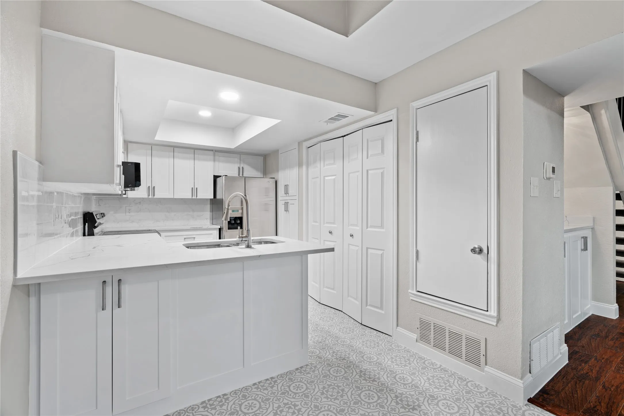 Condominium For Rent in Collin County , 18040 Midway Road 152, Dallas, Texas 75287, 2 Bedroom, 2 Bathroom, 1 Garage spaces, 1,442 Sqft, built in 1984, mls#21384124, Real Estate Agent in Dallas, Homes For Rent in Collin county, Homes For Rent in Dallas, Realtor in Dallas Texas, Real Estate Brokerage Independent Realty Texas, Luminita Cordes Realtor