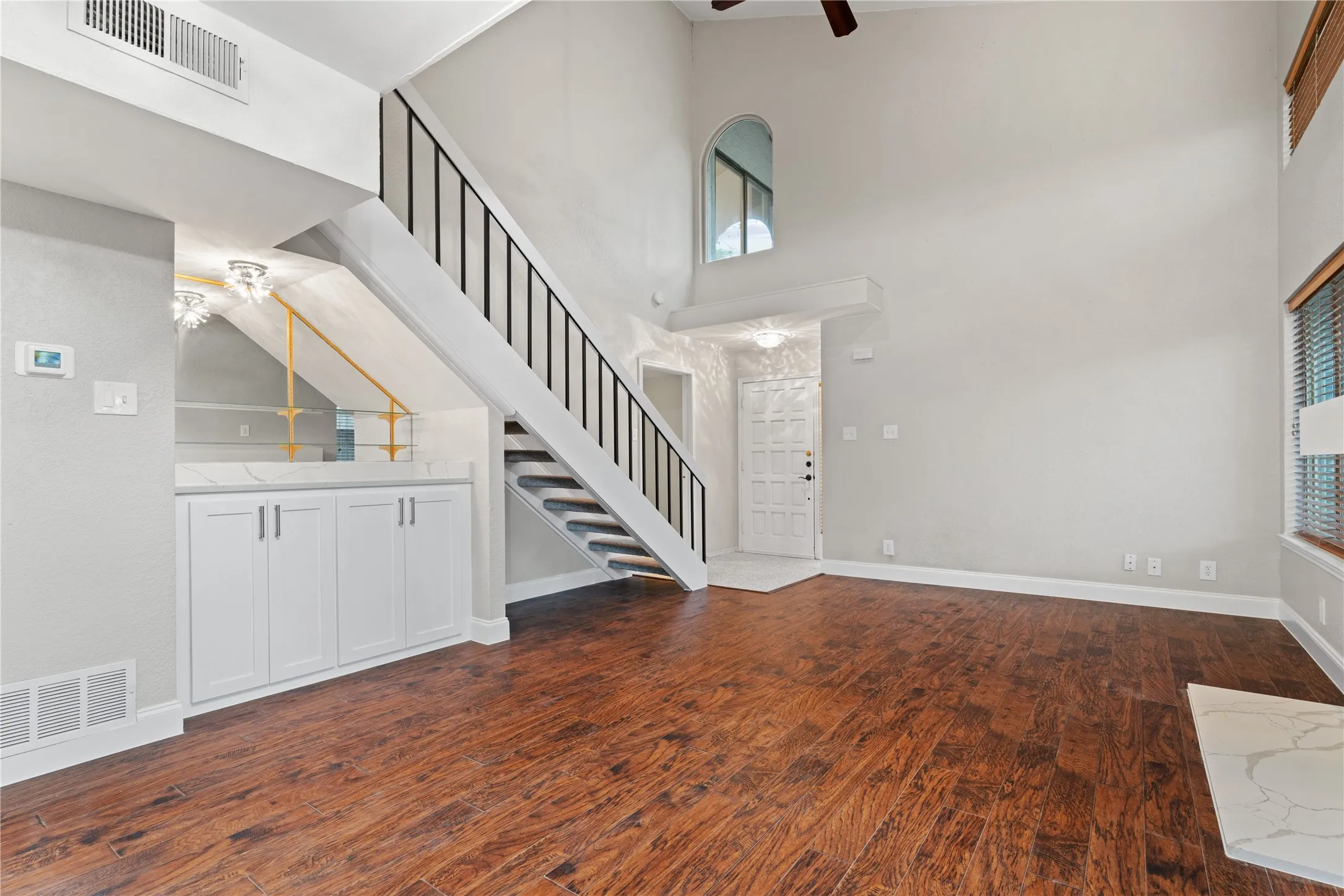 Condominium For Rent in Collin County , 18040 Midway Road 152, Dallas, Texas 75287, 2 Bedroom, 2 Bathroom, 1 Garage spaces, 1,442 Sqft, built in 1984, mls#21384124, Real Estate Agent in Dallas, Homes For Rent in Collin county, Homes For Rent in Dallas, Realtor in Dallas Texas, Real Estate Brokerage Independent Realty Texas, Luminita Cordes Realtor