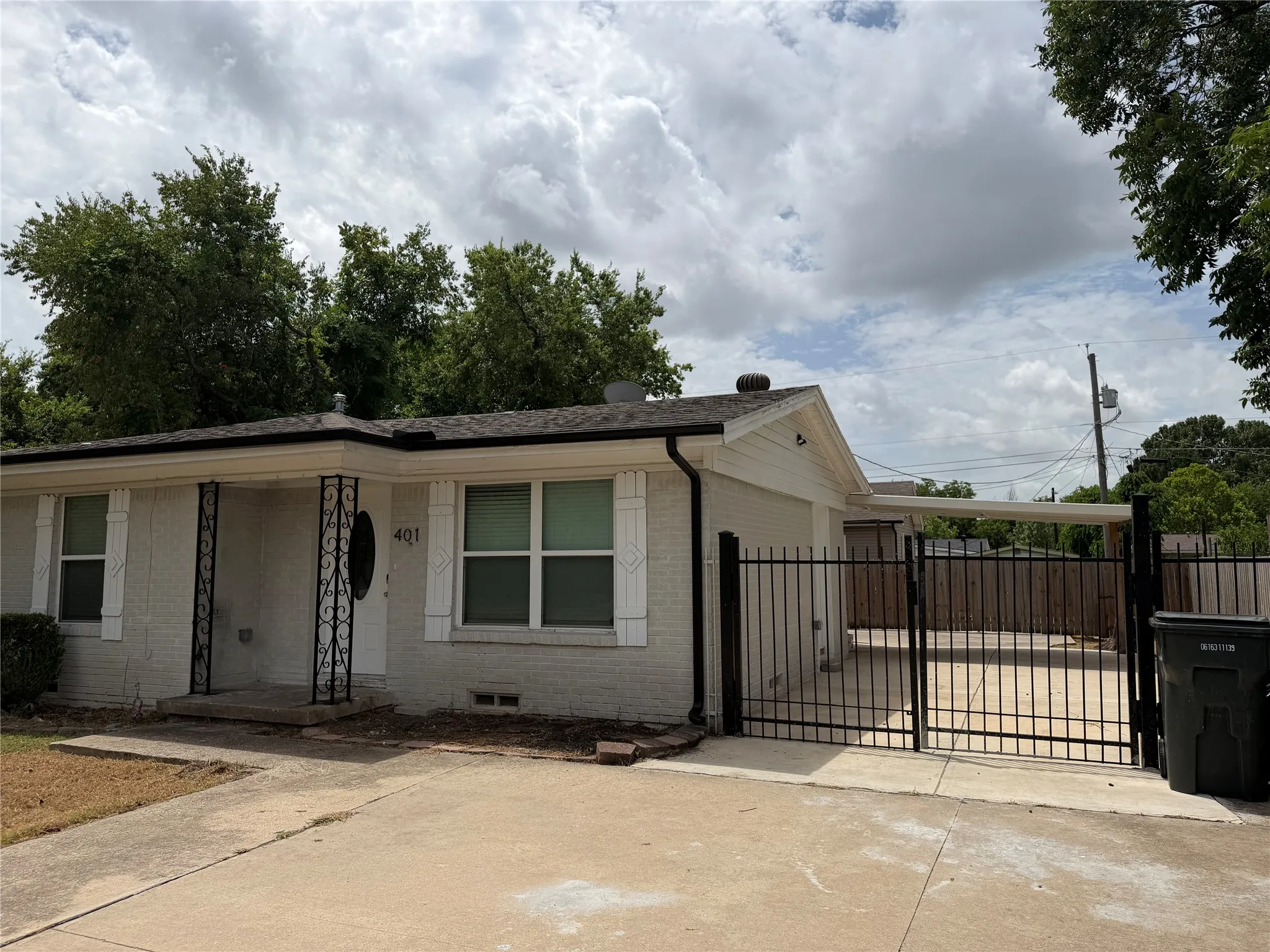 Single Family Residence For Rent in Dallas County , 401 E Miller Road, Garland, Texas 75041, 3 Bedroom, 2 Bathroom, Garage spaces, 1,013 Sqft, built in 1954, mls#21380108, Real Estate Agent in Garland, Homes For Rent in Dallas county, Homes For Rent in Garland, Realtor in Garland Texas, Real Estate Brokerage Independent Realty Texas, Luminita Cordes Realtor