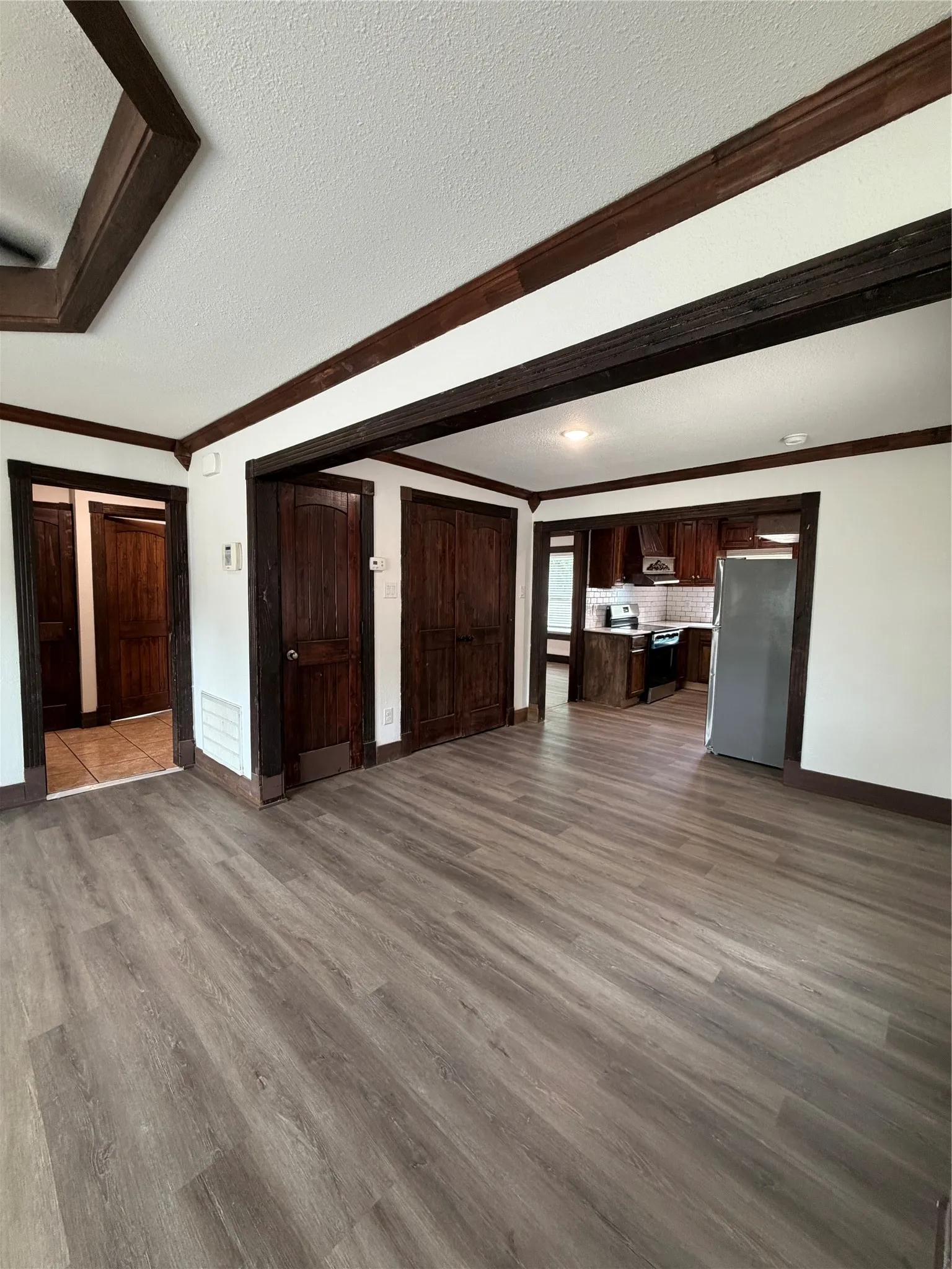 Single Family Residence For Rent in Dallas County , 401 E Miller Road, Garland, Texas 75041, 3 Bedroom, 2 Bathroom, Garage spaces, 1,013 Sqft, built in 1954, mls#21380108, Real Estate Agent in Garland, Homes For Rent in Dallas county, Homes For Rent in Garland, Realtor in Garland Texas, Real Estate Brokerage Independent Realty Texas, Luminita Cordes Realtor