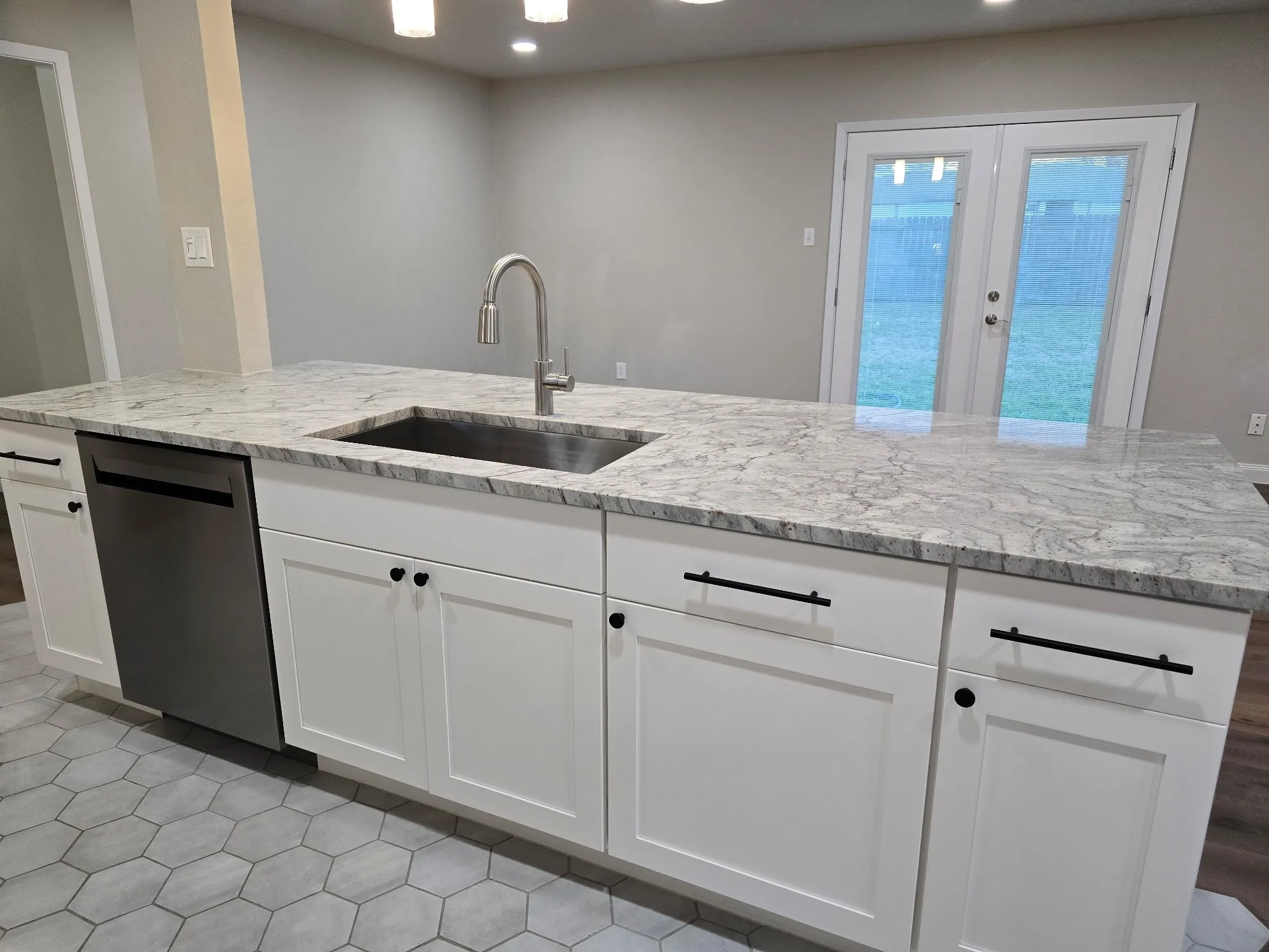 Single Family Residence For Sale in Denton County , 220 Bluebird Circle, Denton, Texas 76209, 3 Bedroom, 2 Bathroom, 2 Garage spaces, 1,183 Sqft, built in 1970, mls#21385160, Real Estate Agent in Denton, Homes For Sale in Denton county, Homes For Sale in Denton, Realtor in Denton Texas, Real Estate Brokerage Independent Realty Texas, Luminita Cordes Realtor