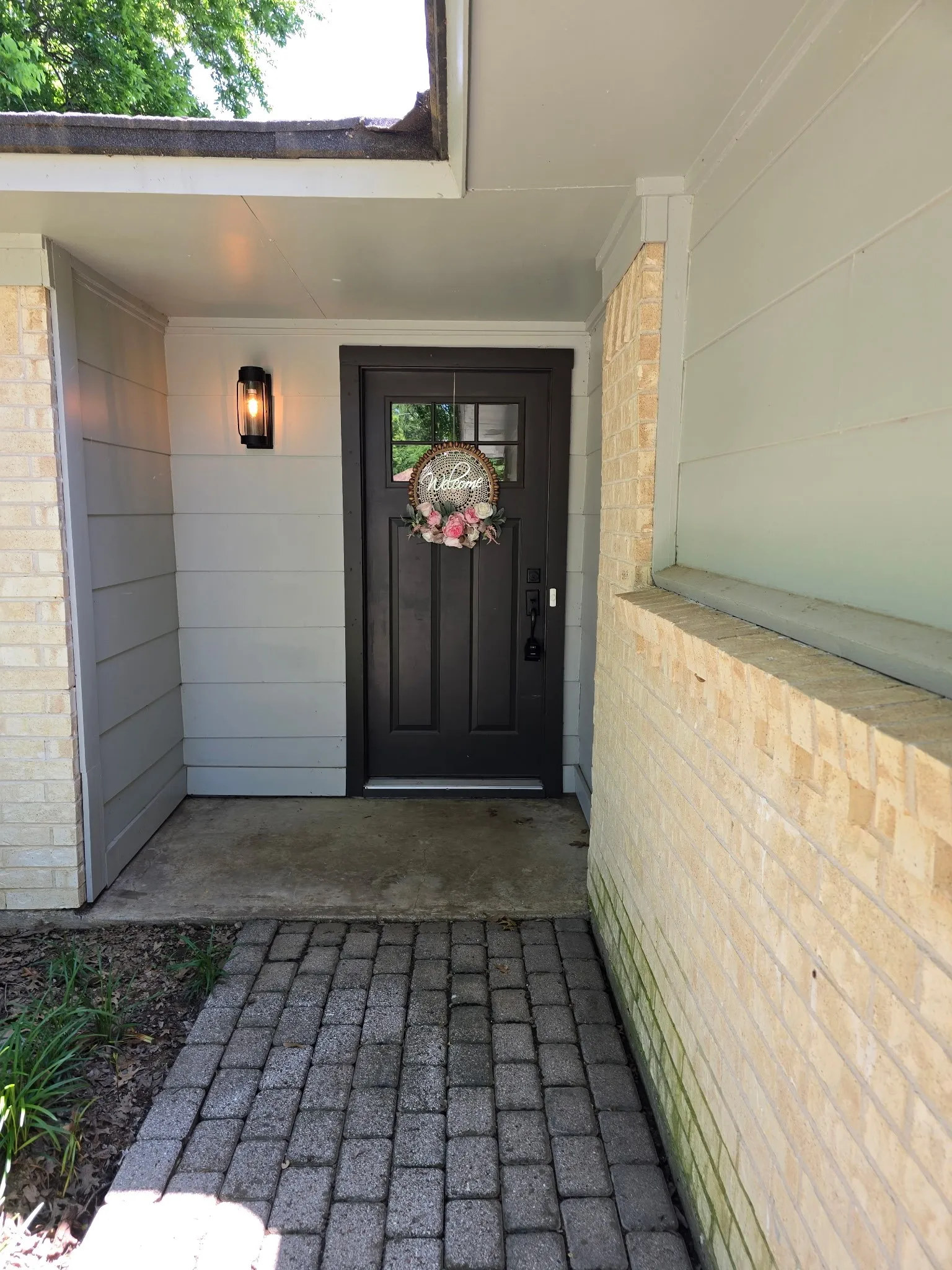 Single Family Residence For Sale in Denton County , 220 Bluebird Circle, Denton, Texas 76209, 3 Bedroom, 2 Bathroom, 2 Garage spaces, 1,183 Sqft, built in 1970, mls#21385160, Real Estate Agent in Denton, Homes For Sale in Denton county, Homes For Sale in Denton, Realtor in Denton Texas, Real Estate Brokerage Independent Realty Texas, Luminita Cordes Realtor