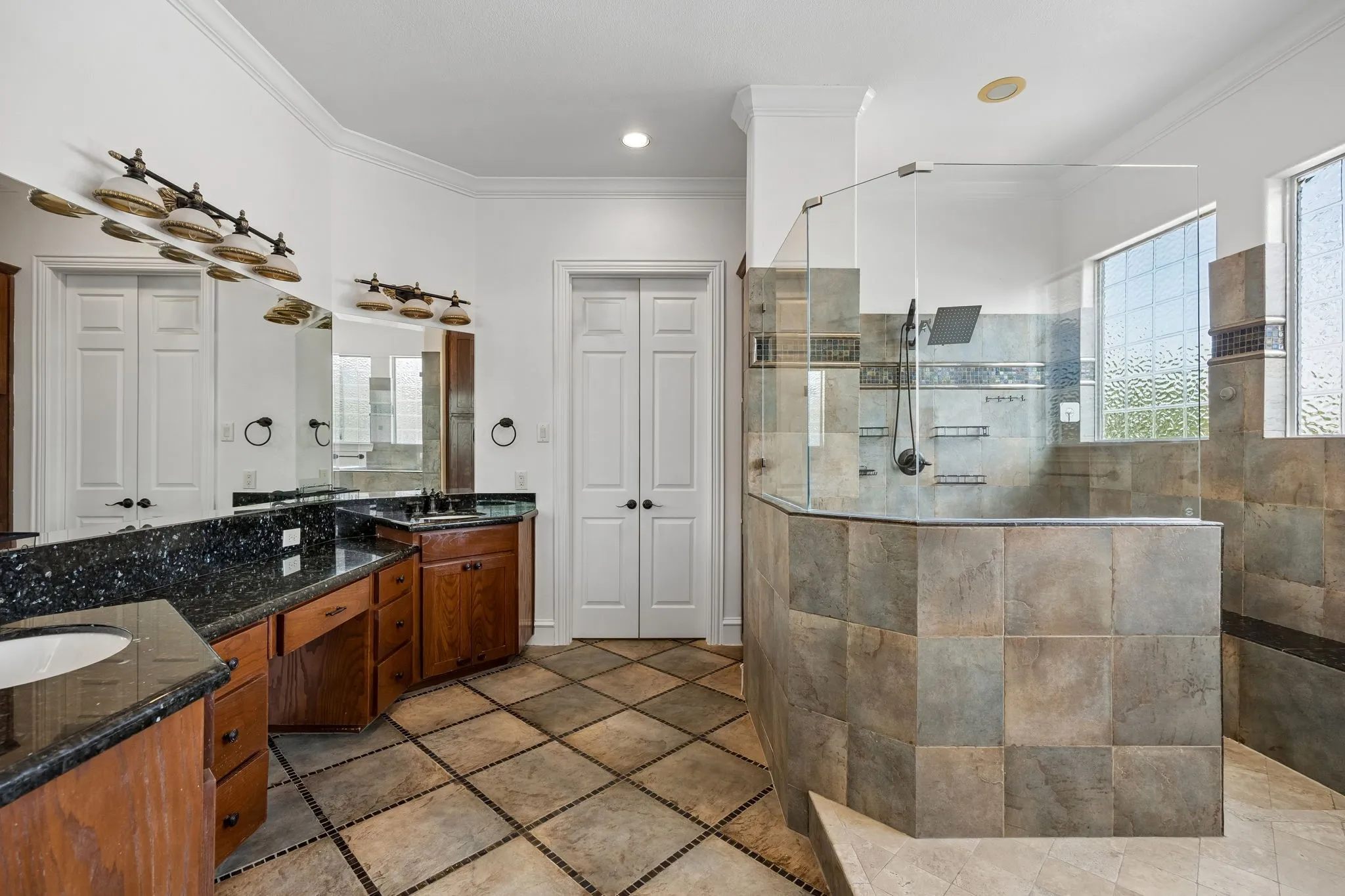 Single Family Residence For Rent in Dallas County , 5609 La Foy Boulevard, Dallas, Texas 75209, 3 Bedroom, 3 Bathroom, 2 Garage spaces, 3,116 Sqft, built in 2005, mls#21383453, Real Estate Agent in Dallas, Homes For Rent in Dallas county, Homes For Rent in Dallas, Realtor in Dallas Texas, Real Estate Brokerage Independent Realty Texas, Luminita Cordes Realtor