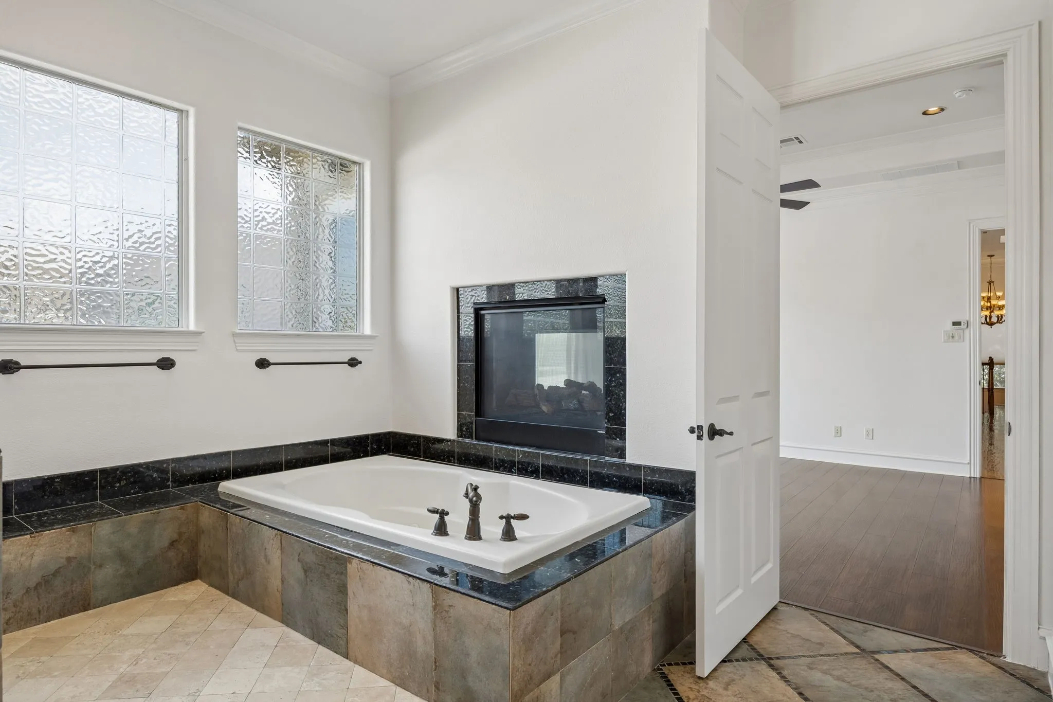 Single Family Residence For Rent in Dallas County , 5609 La Foy Boulevard, Dallas, Texas 75209, 3 Bedroom, 3 Bathroom, 2 Garage spaces, 3,116 Sqft, built in 2005, mls#21383453, Real Estate Agent in Dallas, Homes For Rent in Dallas county, Homes For Rent in Dallas, Realtor in Dallas Texas, Real Estate Brokerage Independent Realty Texas, Luminita Cordes Realtor
