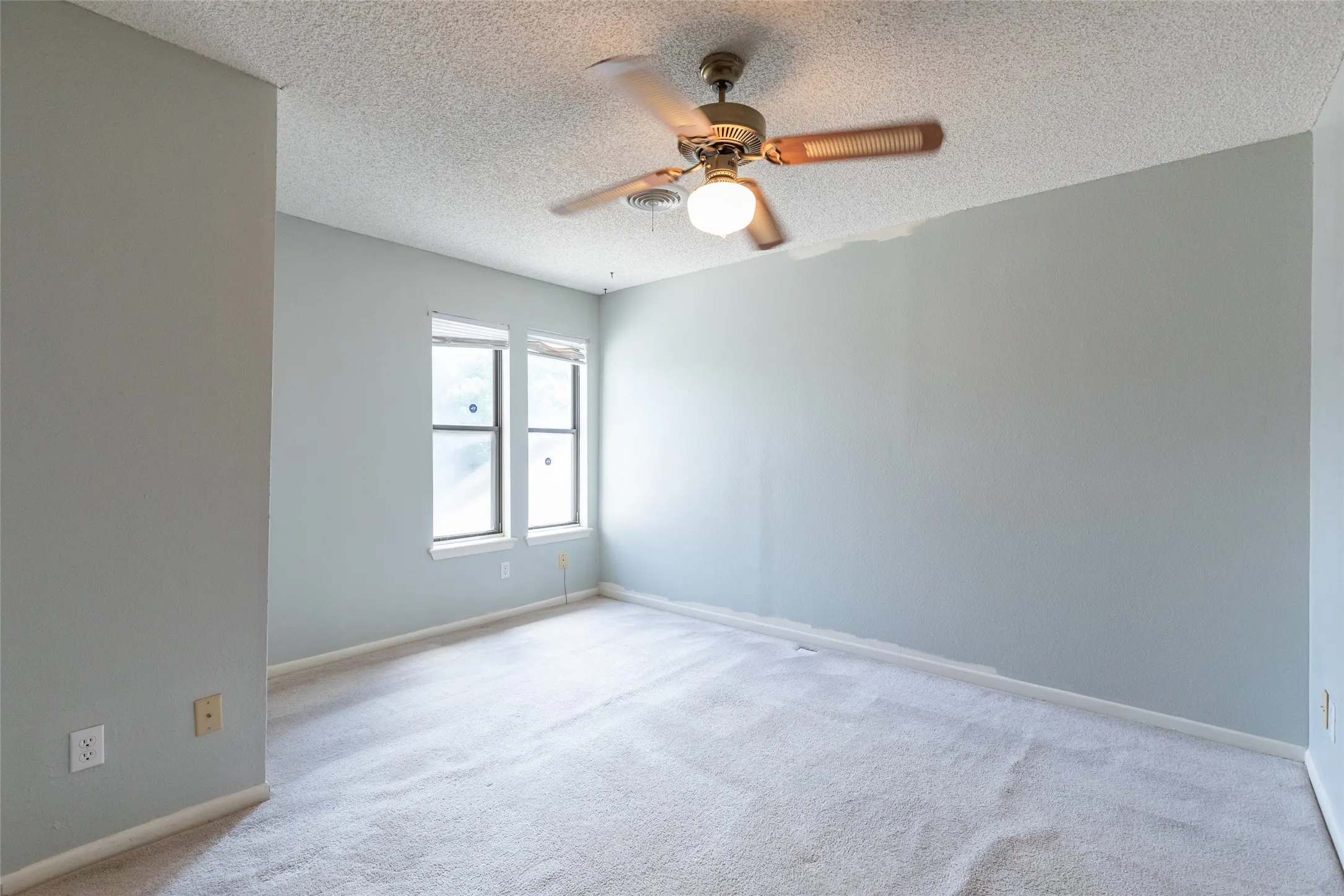 Townhouse For Sale in Taylor County , 35 Crossroads Drive, Abilene, Texas 79605, 2 Bedroom, 2 Bathroom, 2 Garage spaces, 1,188 Sqft, built in 1982, mls#21385095, Real Estate Agent in Abilene, Homes For Sale in Taylor county, Homes For Sale in Abilene, Realtor in Abilene Texas, Real Estate Brokerage Independent Realty Texas, Luminita Cordes Realtor