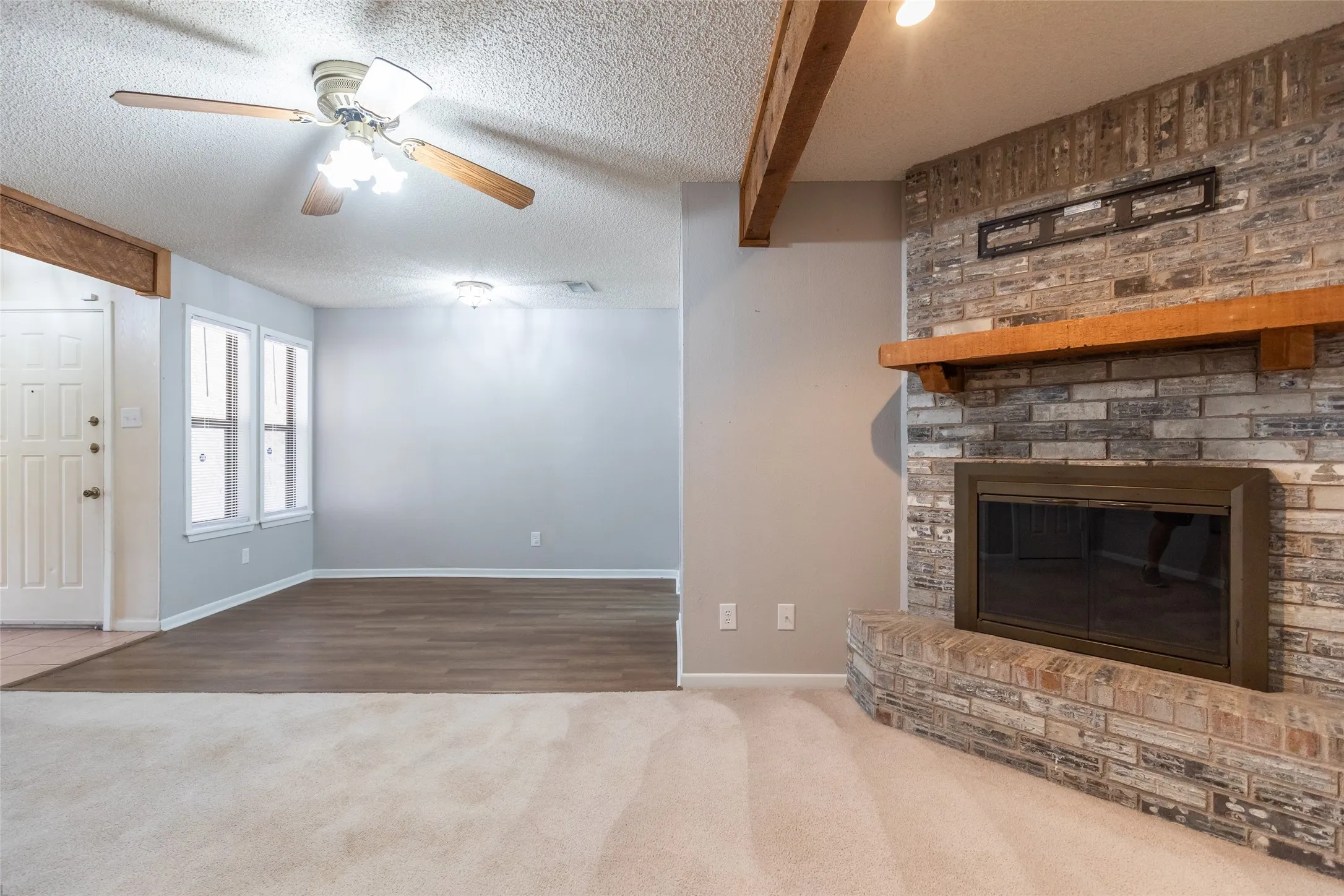 Townhouse For Sale in Taylor County , 35 Crossroads Drive, Abilene, Texas 79605, 2 Bedroom, 2 Bathroom, 2 Garage spaces, 1,188 Sqft, built in 1982, mls#21385095, Real Estate Agent in Abilene, Homes For Sale in Taylor county, Homes For Sale in Abilene, Realtor in Abilene Texas, Real Estate Brokerage Independent Realty Texas, Luminita Cordes Realtor