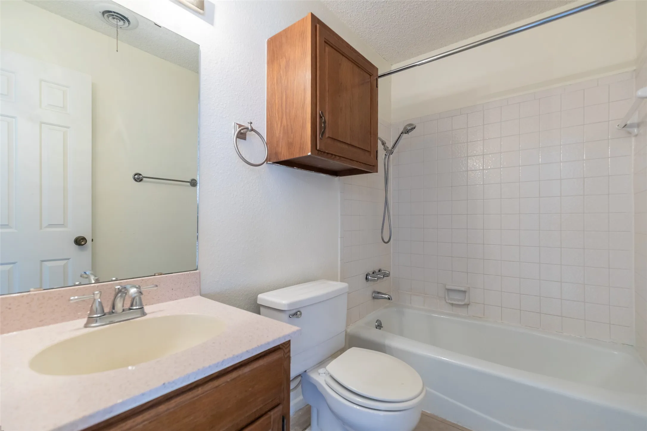 Townhouse For Sale in Taylor County , 35 Crossroads Drive, Abilene, Texas 79605, 2 Bedroom, 2 Bathroom, 2 Garage spaces, 1,188 Sqft, built in 1982, mls#21385095, Real Estate Agent in Abilene, Homes For Sale in Taylor county, Homes For Sale in Abilene, Realtor in Abilene Texas, Real Estate Brokerage Independent Realty Texas, Luminita Cordes Realtor