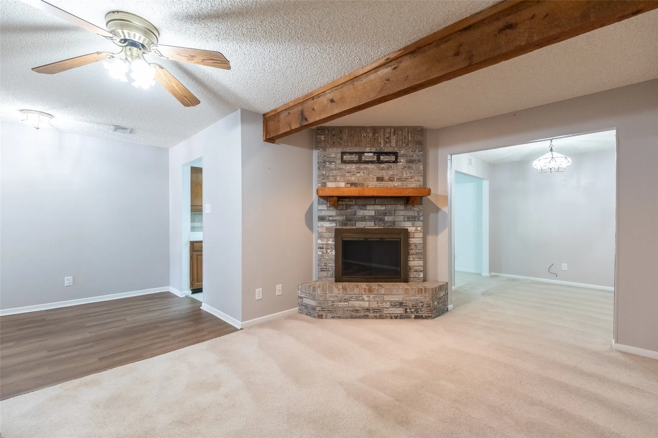Townhouse For Sale in Taylor County , 35 Crossroads Drive, Abilene, Texas 79605, 2 Bedroom, 2 Bathroom, 2 Garage spaces, 1,188 Sqft, built in 1982, mls#21385095, Real Estate Agent in Abilene, Homes For Sale in Taylor county, Homes For Sale in Abilene, Realtor in Abilene Texas, Real Estate Brokerage Independent Realty Texas, Luminita Cordes Realtor