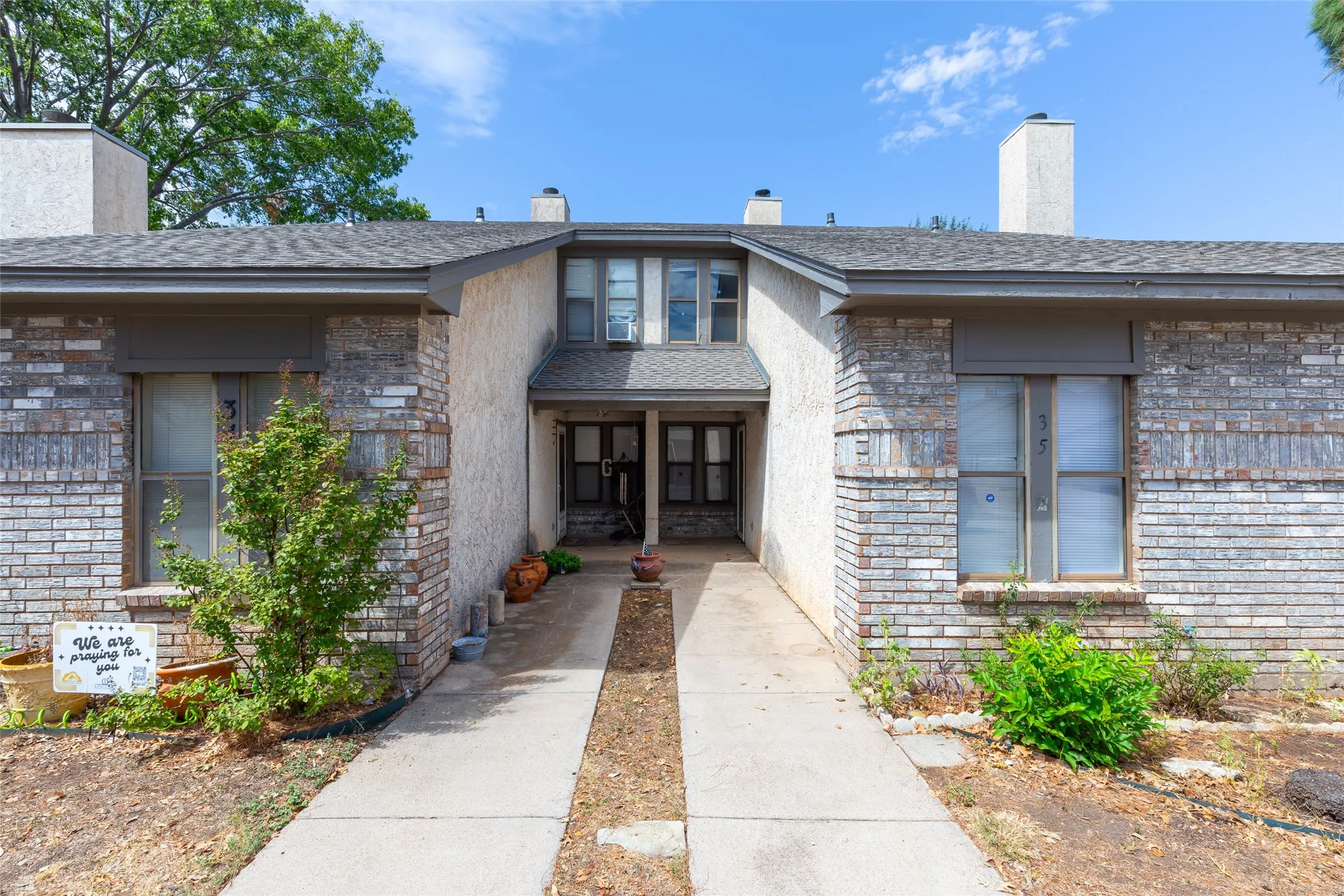Townhouse For Sale in Taylor County , 35 Crossroads Drive, Abilene, Texas 79605, 2 Bedroom, 2 Bathroom, 2 Garage spaces, 1,188 Sqft, built in 1982, mls#21385095, Real Estate Agent in Abilene, Homes For Sale in Taylor county, Homes For Sale in Abilene, Realtor in Abilene Texas, Real Estate Brokerage Independent Realty Texas, Luminita Cordes Realtor