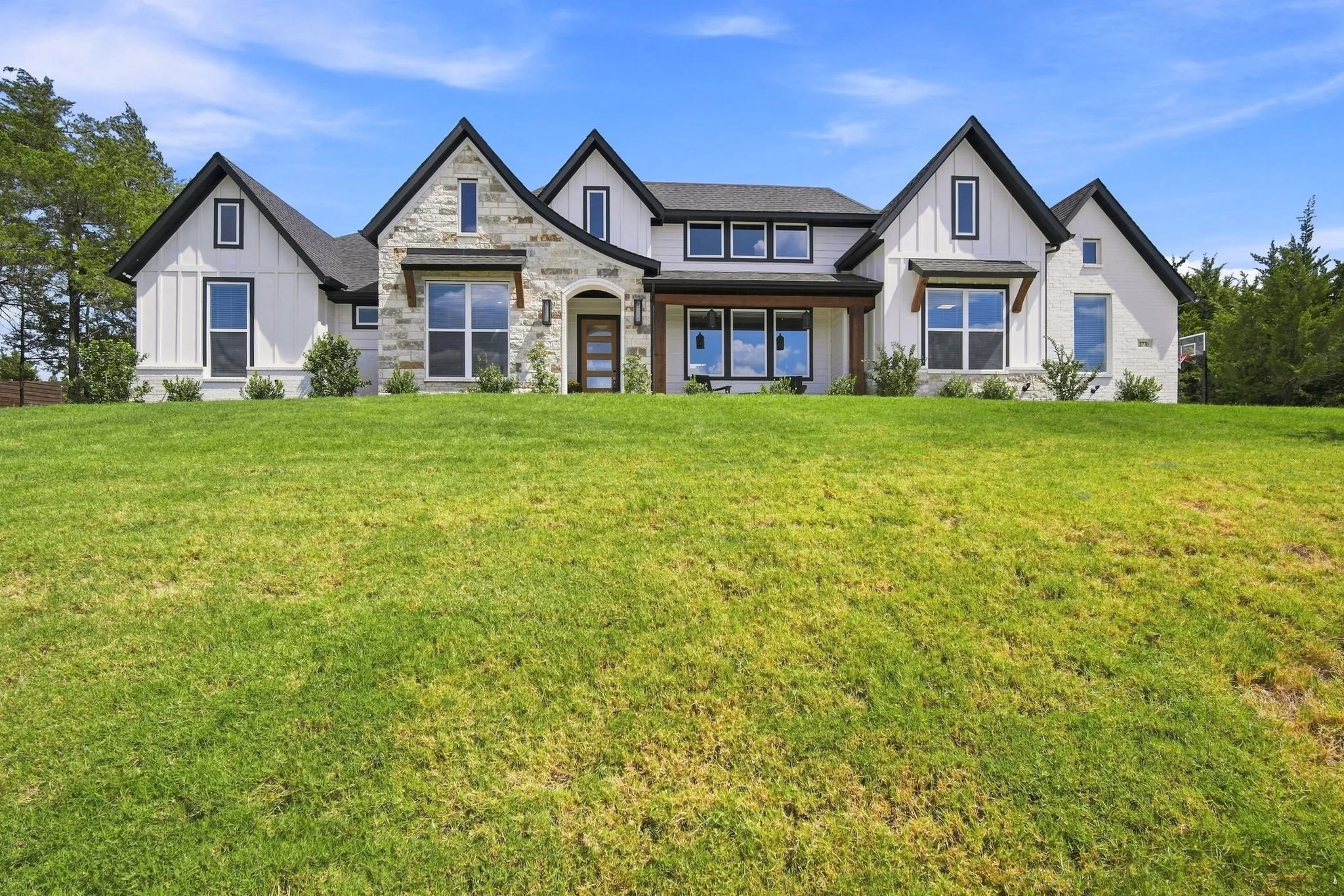 Single Family Residence For Sale in Ellis County , 2770 Fireside Drive, Midlothian, Texas 76065, 5 Bedroom, 3 Bathroom, 3 Garage spaces, 2,935 Sqft, built in 2024, mls#21384963, Real Estate Agent in Midlothian, Homes For Sale in Ellis county, Homes For Sale in Midlothian, Realtor in Midlothian Texas, Real Estate Brokerage Independent Realty Texas, Luminita Cordes Realtor