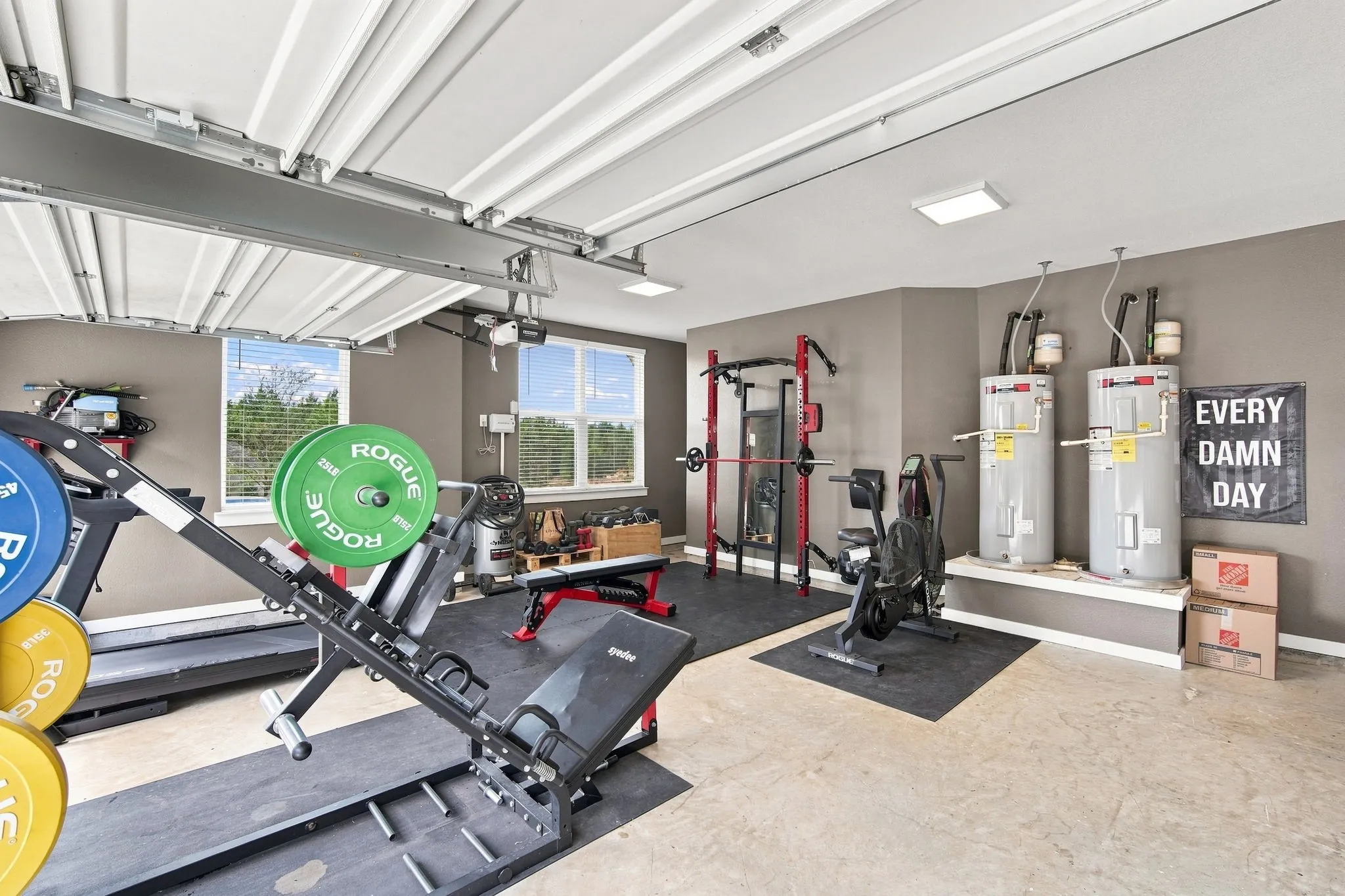 Single Family Residence For Sale in Ellis County , 2770 Fireside Drive, Midlothian, Texas 76065, 5 Bedroom, 3 Bathroom, 3 Garage spaces, 2,935 Sqft, built in 2024, mls#21384963, Real Estate Agent in Midlothian, Homes For Sale in Ellis county, Homes For Sale in Midlothian, Realtor in Midlothian Texas, Real Estate Brokerage Independent Realty Texas, Luminita Cordes Realtor