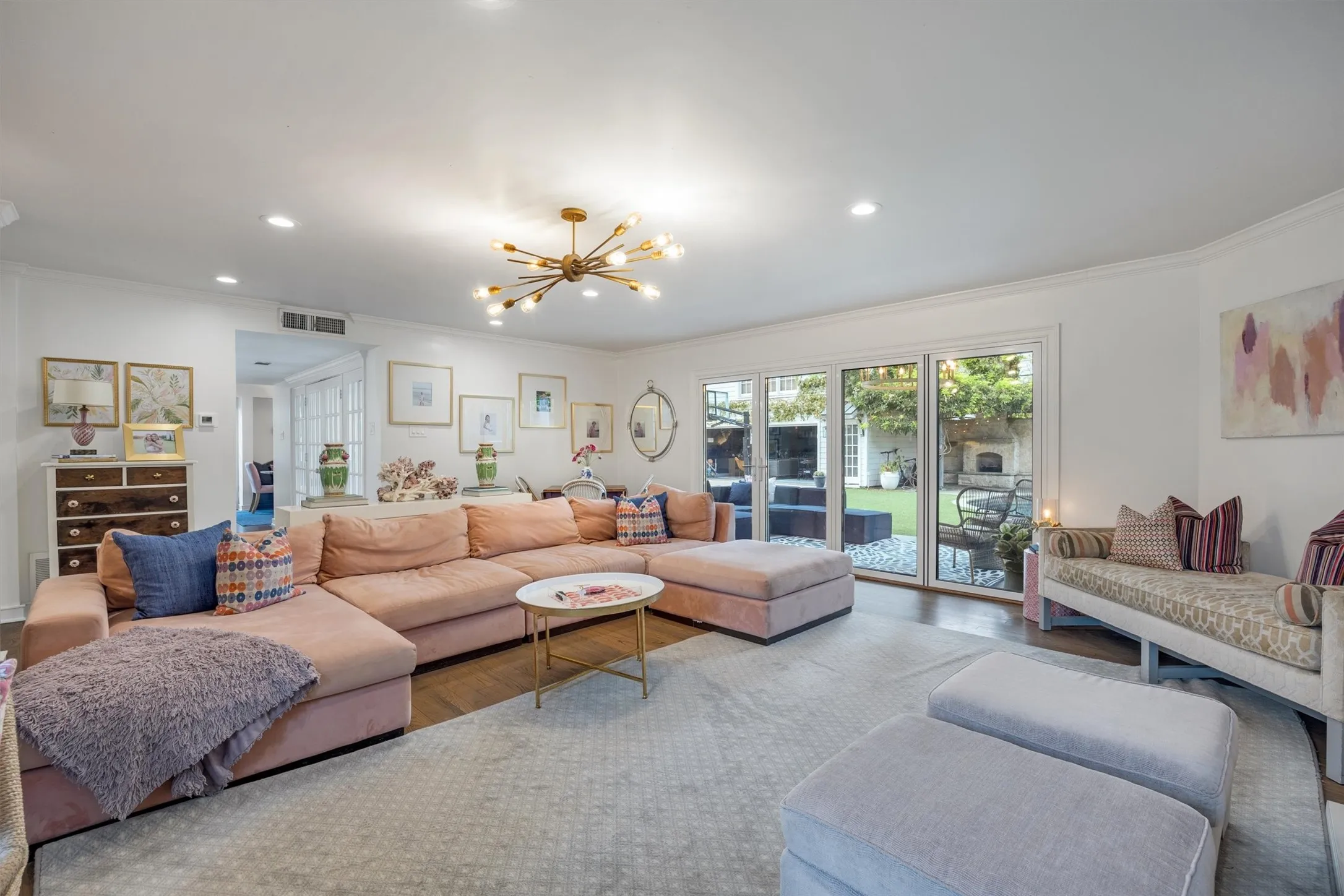 Single Family Residence For Sale in Dallas County , 4308 Mcfarlin Boulevard, University Park, Texas 75205, 4 Bedroom, 4 Bathroom, 2 Garage spaces, 4,869 Sqft, built in 1941, mls#21385181, Real Estate Agent in University Park, Homes For Sale in Dallas county, Homes For Sale in University Park, Realtor in University Park Texas, Real Estate Brokerage Independent Realty Texas, Luminita Cordes Realtor