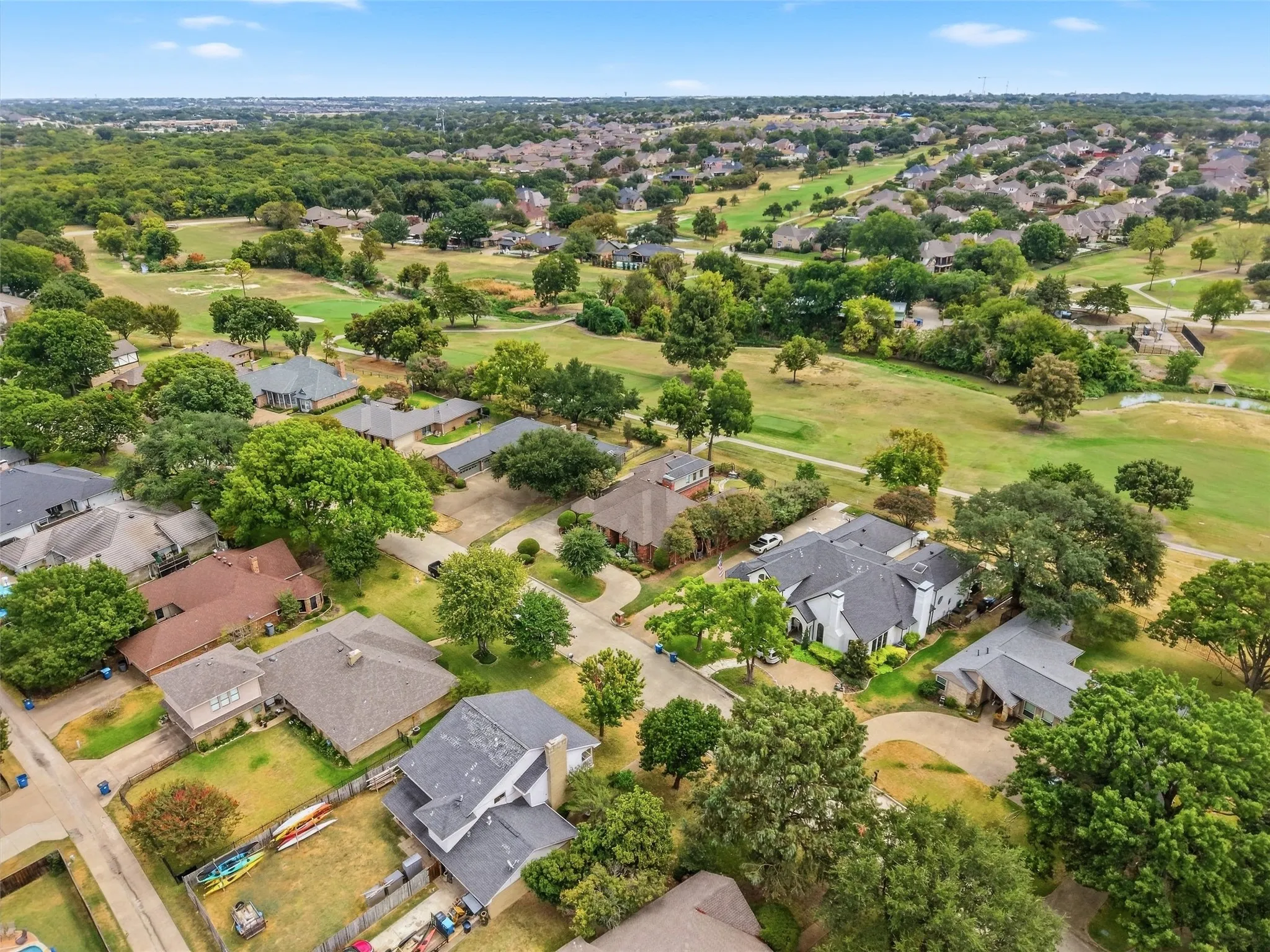 Single Family Residence For Sale in Rockwall County , 1465 Plummer Drive, Rockwall, Texas 75087, 4 Bedroom, 4 Bathroom, 2 Garage spaces, 4,016 Sqft, built in 1986, mls#21384427, Real Estate Agent in Rockwall, Homes For Sale in Rockwall county, Homes For Sale in Rockwall, Realtor in Rockwall Texas, Real Estate Brokerage Independent Realty Texas, Luminita Cordes Realtor