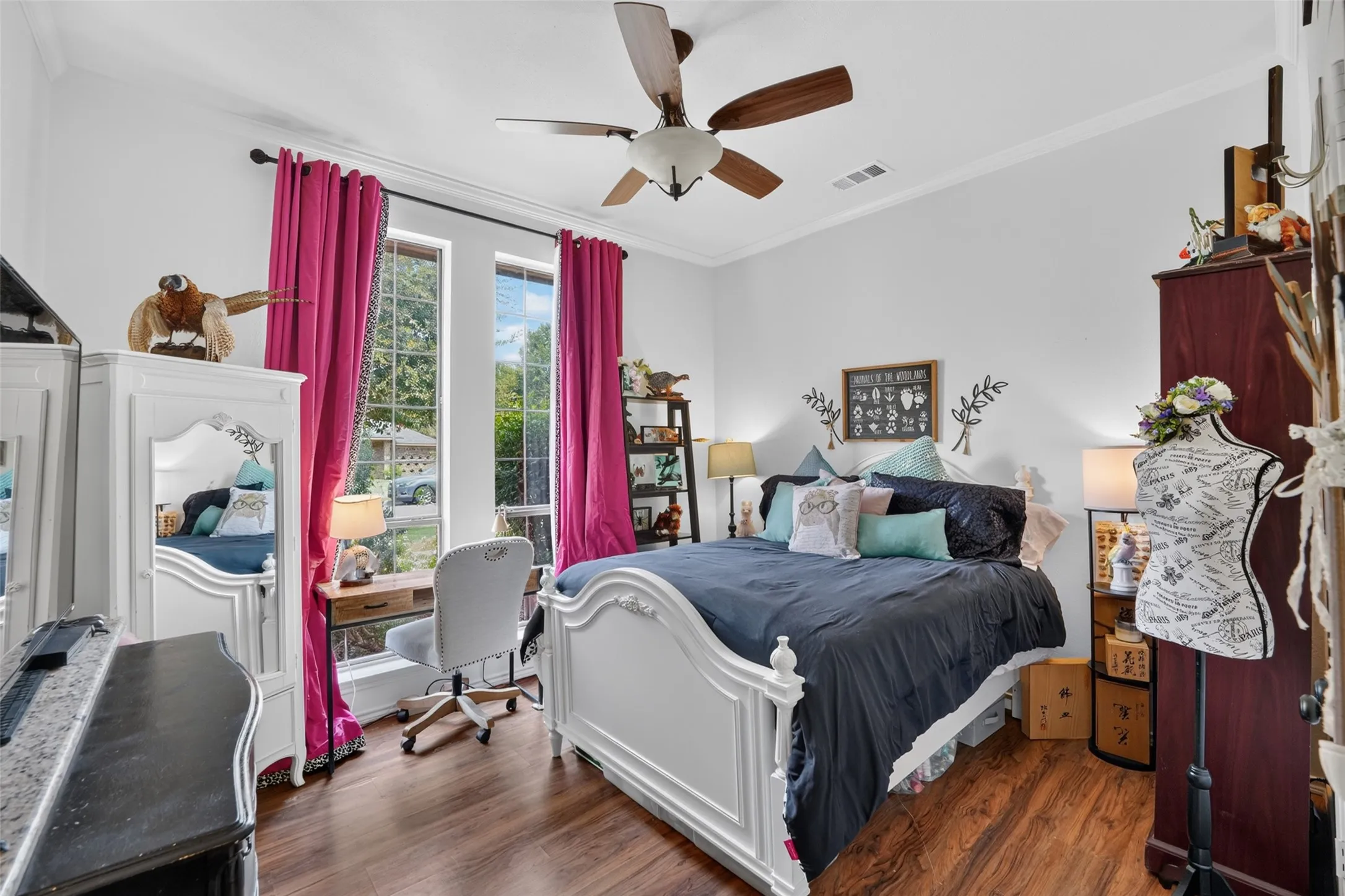 Single Family Residence For Sale in Rockwall County , 1465 Plummer Drive, Rockwall, Texas 75087, 4 Bedroom, 4 Bathroom, 2 Garage spaces, 4,016 Sqft, built in 1986, mls#21384427, Real Estate Agent in Rockwall, Homes For Sale in Rockwall county, Homes For Sale in Rockwall, Realtor in Rockwall Texas, Real Estate Brokerage Independent Realty Texas, Luminita Cordes Realtor