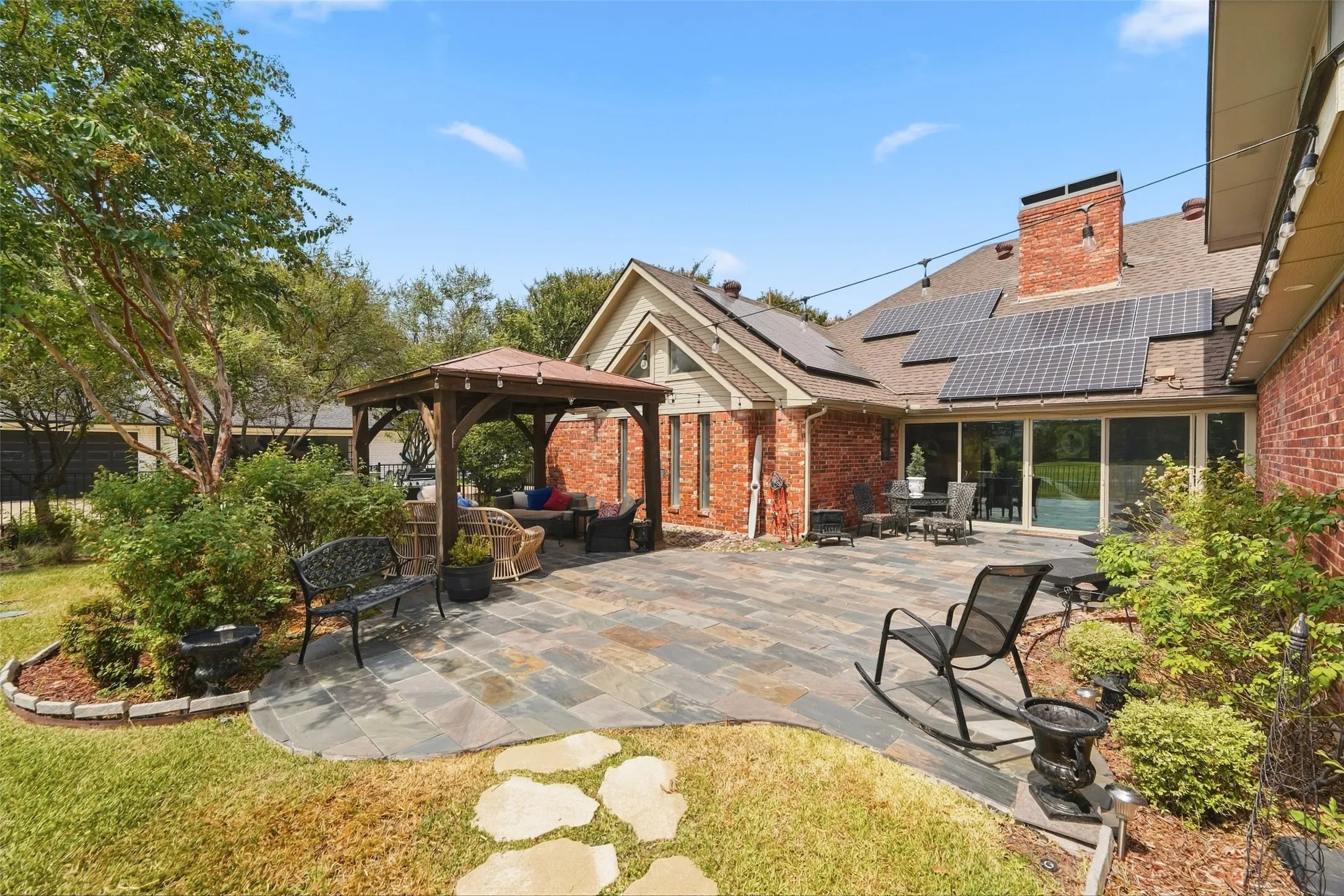 Single Family Residence For Sale in Rockwall County , 1465 Plummer Drive, Rockwall, Texas 75087, 4 Bedroom, 4 Bathroom, 2 Garage spaces, 4,016 Sqft, built in 1986, mls#21384427, Real Estate Agent in Rockwall, Homes For Sale in Rockwall county, Homes For Sale in Rockwall, Realtor in Rockwall Texas, Real Estate Brokerage Independent Realty Texas, Luminita Cordes Realtor