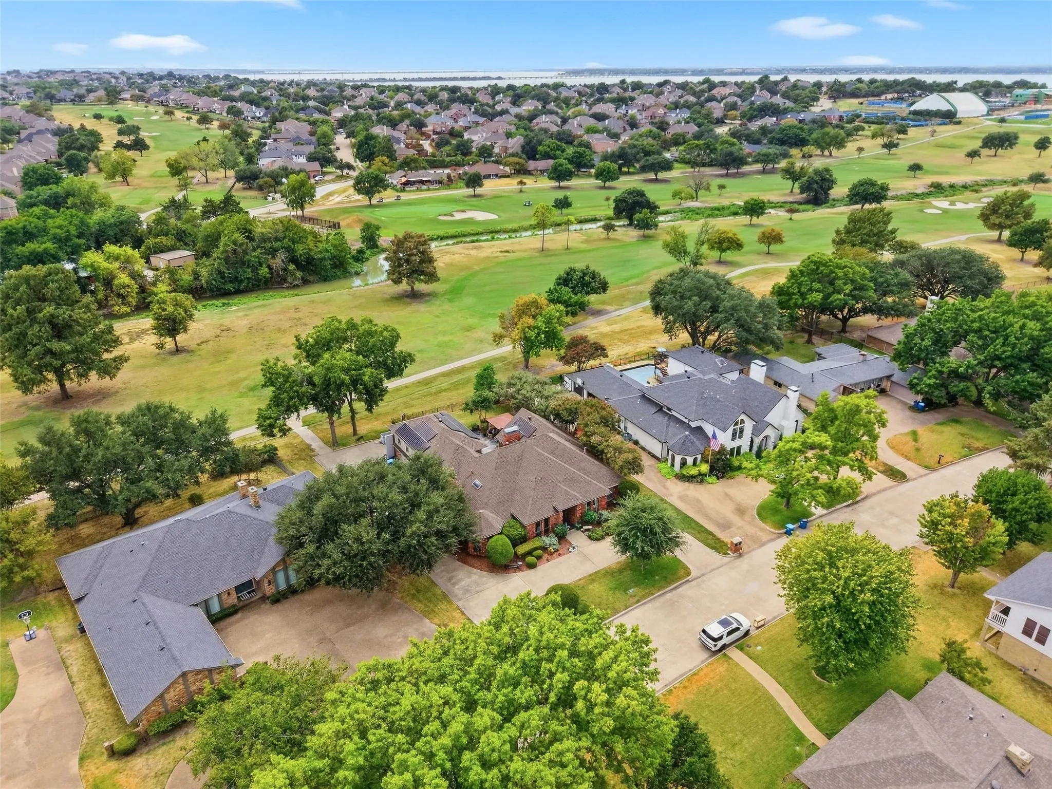 Single Family Residence For Sale in Rockwall County , 1465 Plummer Drive, Rockwall, Texas 75087, 4 Bedroom, 4 Bathroom, 2 Garage spaces, 4,016 Sqft, built in 1986, mls#21384427, Real Estate Agent in Rockwall, Homes For Sale in Rockwall county, Homes For Sale in Rockwall, Realtor in Rockwall Texas, Real Estate Brokerage Independent Realty Texas, Luminita Cordes Realtor
