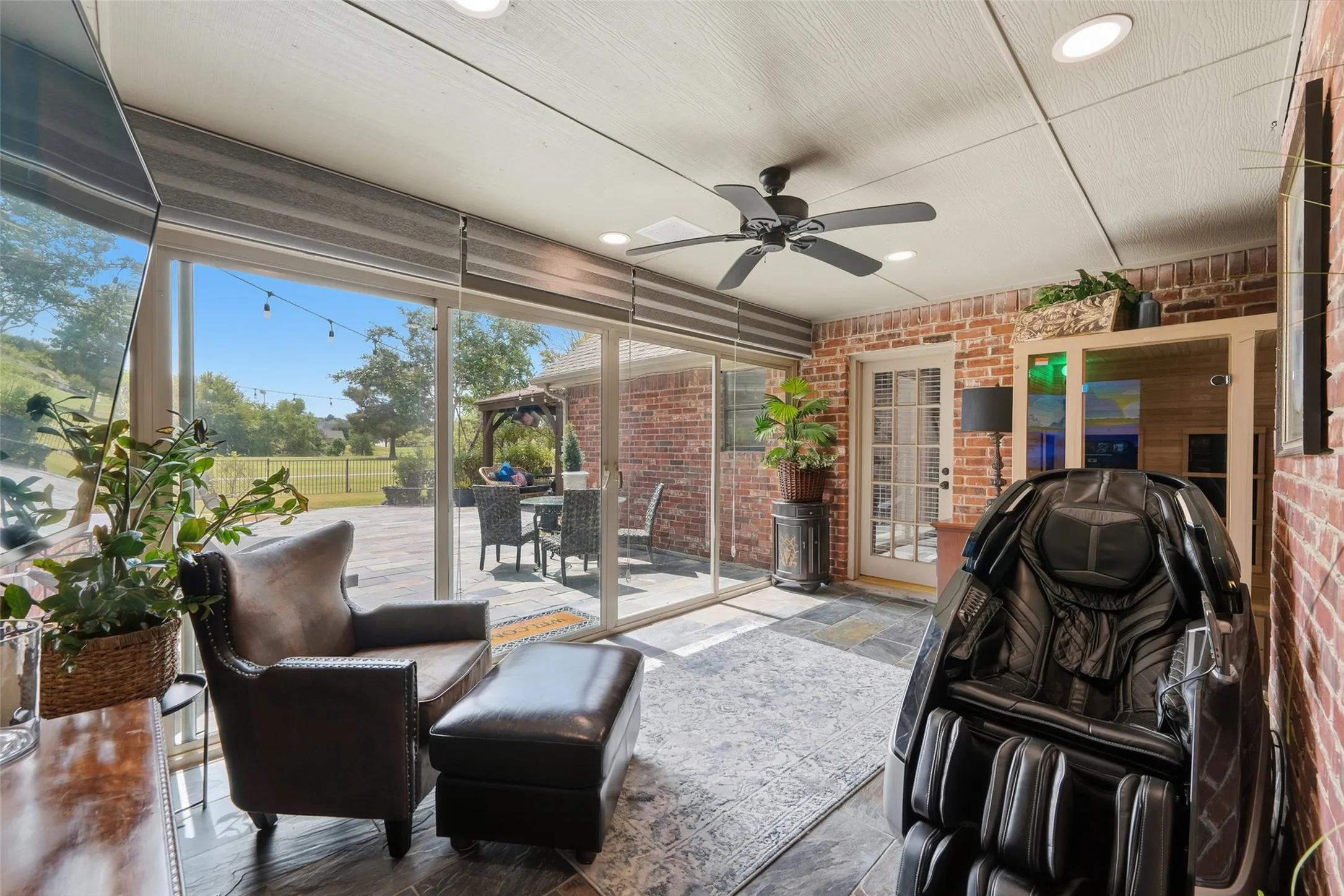 Single Family Residence For Sale in Rockwall County , 1465 Plummer Drive, Rockwall, Texas 75087, 4 Bedroom, 4 Bathroom, 2 Garage spaces, 4,016 Sqft, built in 1986, mls#21384427, Real Estate Agent in Rockwall, Homes For Sale in Rockwall county, Homes For Sale in Rockwall, Realtor in Rockwall Texas, Real Estate Brokerage Independent Realty Texas, Luminita Cordes Realtor