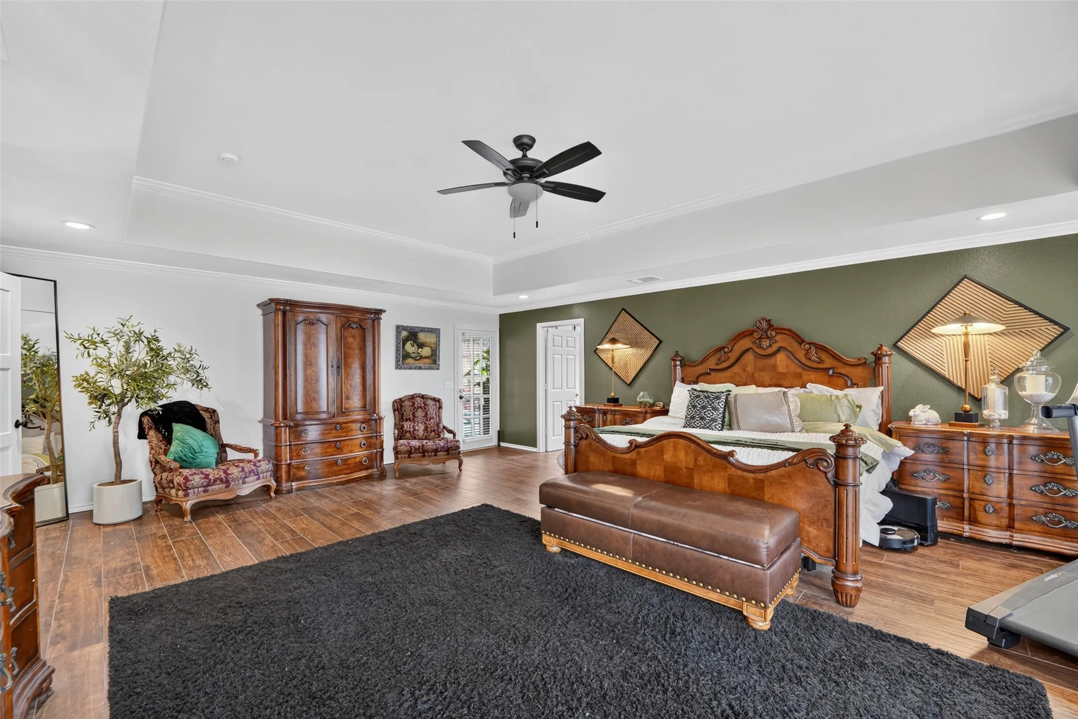 Single Family Residence For Sale in Rockwall County , 1465 Plummer Drive, Rockwall, Texas 75087, 4 Bedroom, 4 Bathroom, 2 Garage spaces, 4,016 Sqft, built in 1986, mls#21384427, Real Estate Agent in Rockwall, Homes For Sale in Rockwall county, Homes For Sale in Rockwall, Realtor in Rockwall Texas, Real Estate Brokerage Independent Realty Texas, Luminita Cordes Realtor