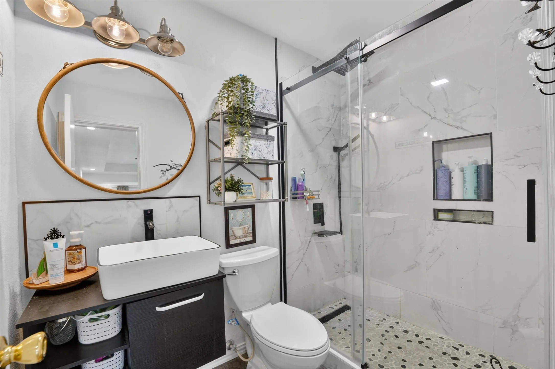 Single Family Residence For Sale in Rockwall County , 1465 Plummer Drive, Rockwall, Texas 75087, 4 Bedroom, 4 Bathroom, 2 Garage spaces, 4,016 Sqft, built in 1986, mls#21384427, Real Estate Agent in Rockwall, Homes For Sale in Rockwall county, Homes For Sale in Rockwall, Realtor in Rockwall Texas, Real Estate Brokerage Independent Realty Texas, Luminita Cordes Realtor