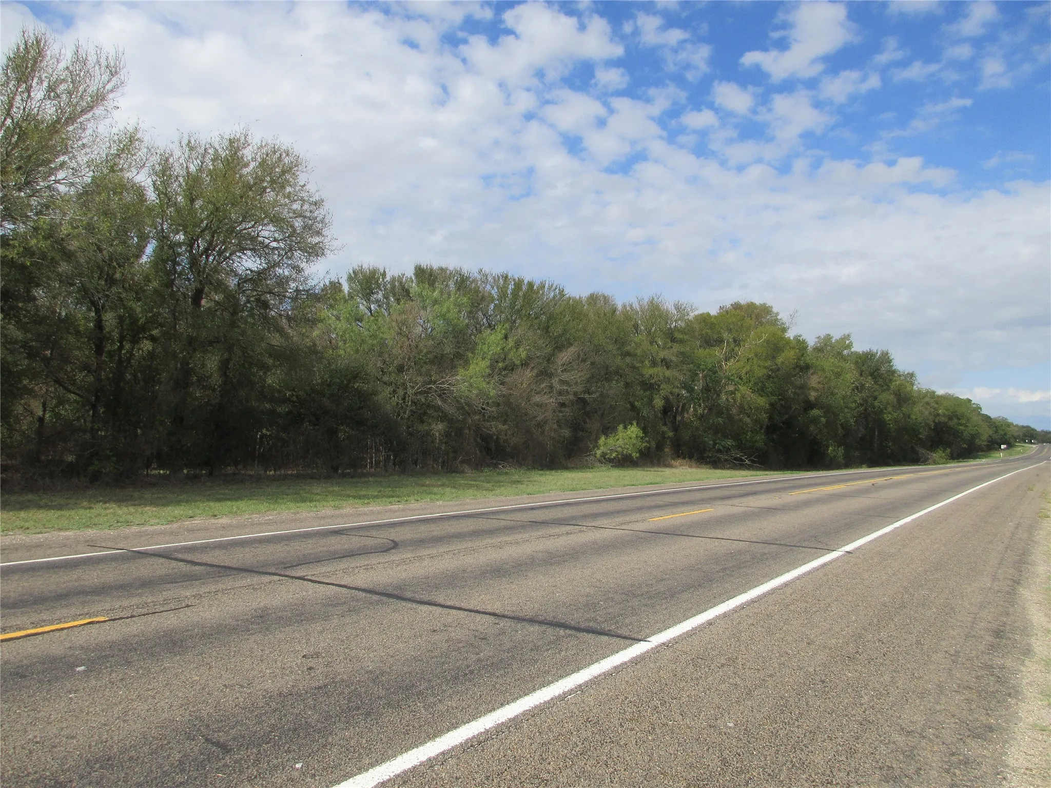 Unimproved Land For Sale in Falls County , Business Shy 6 S S Business Hwy 6 Highway S 1, Marlin, Texas 76661, 0, 0, Garage spaces, 0 Sqft, built in 0, mls#21385174, Real Estate Agent in Marlin, Homes For Sale in Falls county, Homes For Sale in Marlin, Realtor in Marlin Texas, Real Estate Brokerage Independent Realty Texas, Luminita Cordes Realtor