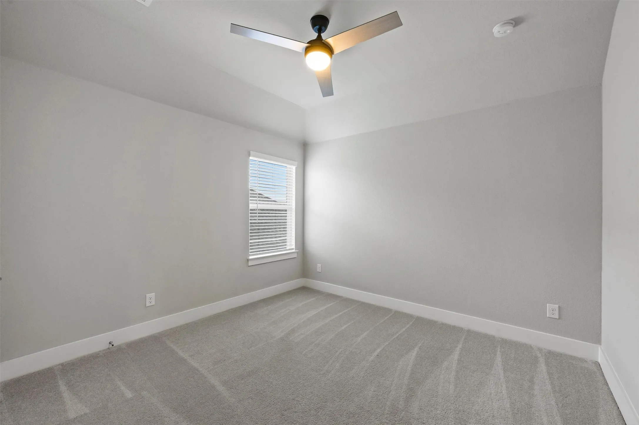 Single Family Residence For Rent in Denton County , 3648 Platte River Trail, Celina, Texas 75078, 4 Bedroom, 4 Bathroom, 3 Garage spaces, 3,372 Sqft, built in 2022, mls#21385188, Real Estate Agent in Celina, Homes For Rent in Denton county, Homes For Rent in Celina, Realtor in Celina Texas, Real Estate Brokerage Independent Realty Texas, Luminita Cordes Realtor