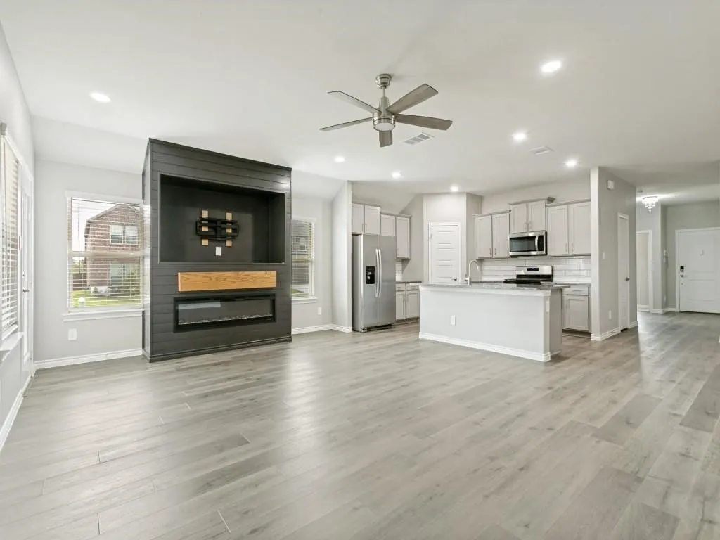 Single Family Residence For Sale in Denton County , 9704 Autumn Leaves Lane, Aubrey, Texas 76227, 4 Bedroom, 3 Bathroom, 2 Garage spaces, 2,080 Sqft, built in 2023, mls#21383190, Real Estate Agent in Aubrey, Homes For Sale in Denton county, Homes For Sale in Aubrey, Realtor in Aubrey Texas, Real Estate Brokerage Independent Realty Texas, Luminita Cordes Realtor