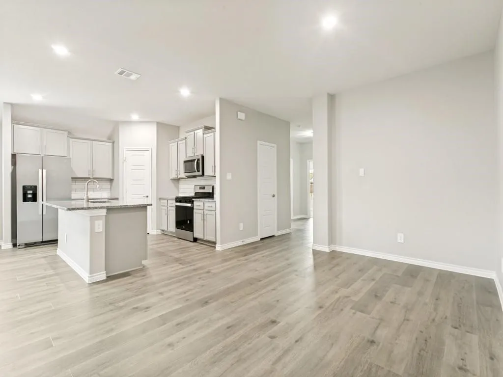 Single Family Residence For Sale in Denton County , 9704 Autumn Leaves Lane, Aubrey, Texas 76227, 4 Bedroom, 3 Bathroom, 2 Garage spaces, 2,080 Sqft, built in 2023, mls#21383190, Real Estate Agent in Aubrey, Homes For Sale in Denton county, Homes For Sale in Aubrey, Realtor in Aubrey Texas, Real Estate Brokerage Independent Realty Texas, Luminita Cordes Realtor