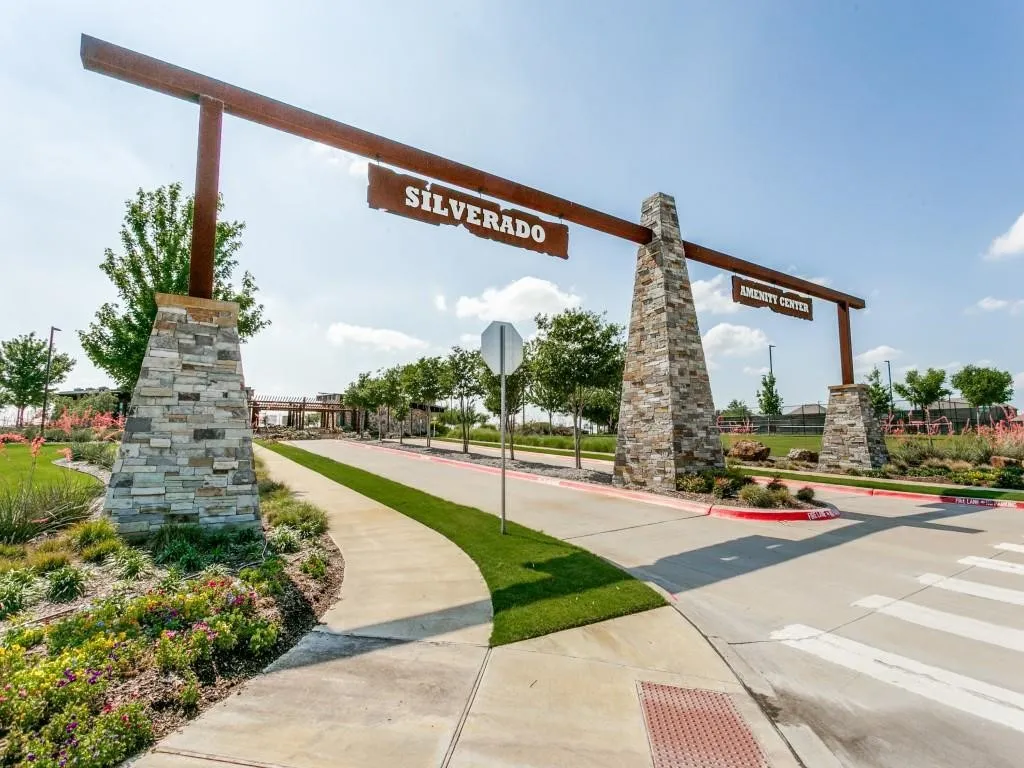 Single Family Residence For Sale in Denton County , 9704 Autumn Leaves Lane, Aubrey, Texas 76227, 4 Bedroom, 3 Bathroom, 2 Garage spaces, 2,080 Sqft, built in 2023, mls#21383190, Real Estate Agent in Aubrey, Homes For Sale in Denton county, Homes For Sale in Aubrey, Realtor in Aubrey Texas, Real Estate Brokerage Independent Realty Texas, Luminita Cordes Realtor