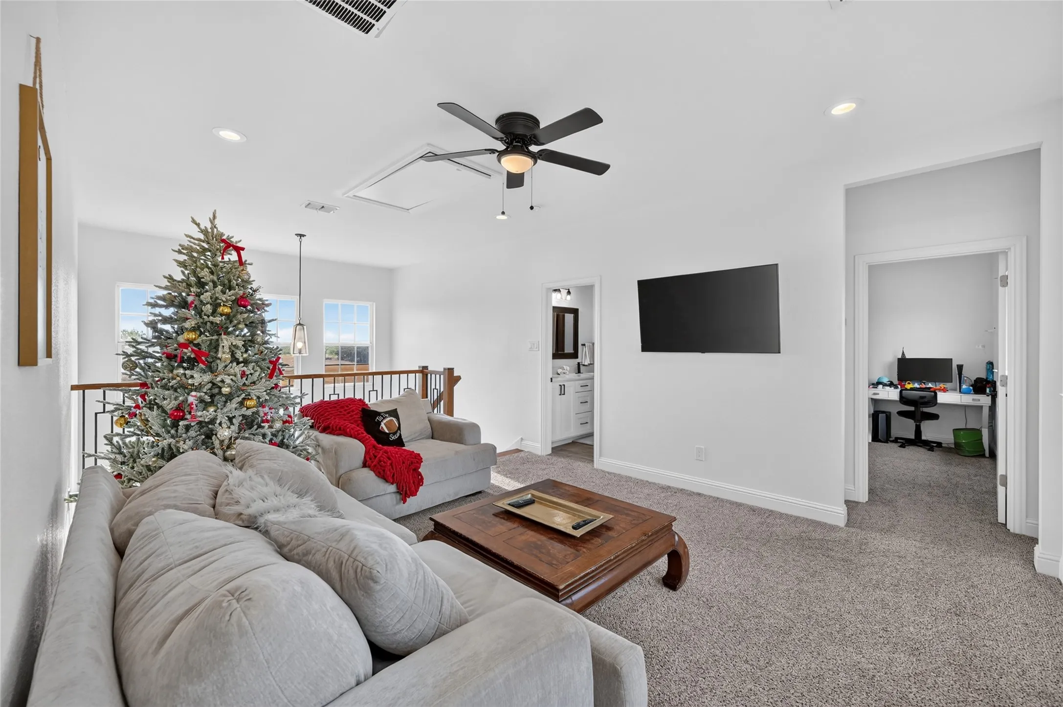 Single Family Residence For Sale in Ellis County , 1130 Willow Creek Road, Palmer, Texas 75152, 3 Bedroom, 3 Bathroom, 1 Garage spaces, 2,083 Sqft, built in 2022, mls#21385195, Real Estate Agent in Palmer, Homes For Sale in Ellis county, Homes For Sale in Palmer, Realtor in Palmer Texas, Real Estate Brokerage Independent Realty Texas, Luminita Cordes Realtor