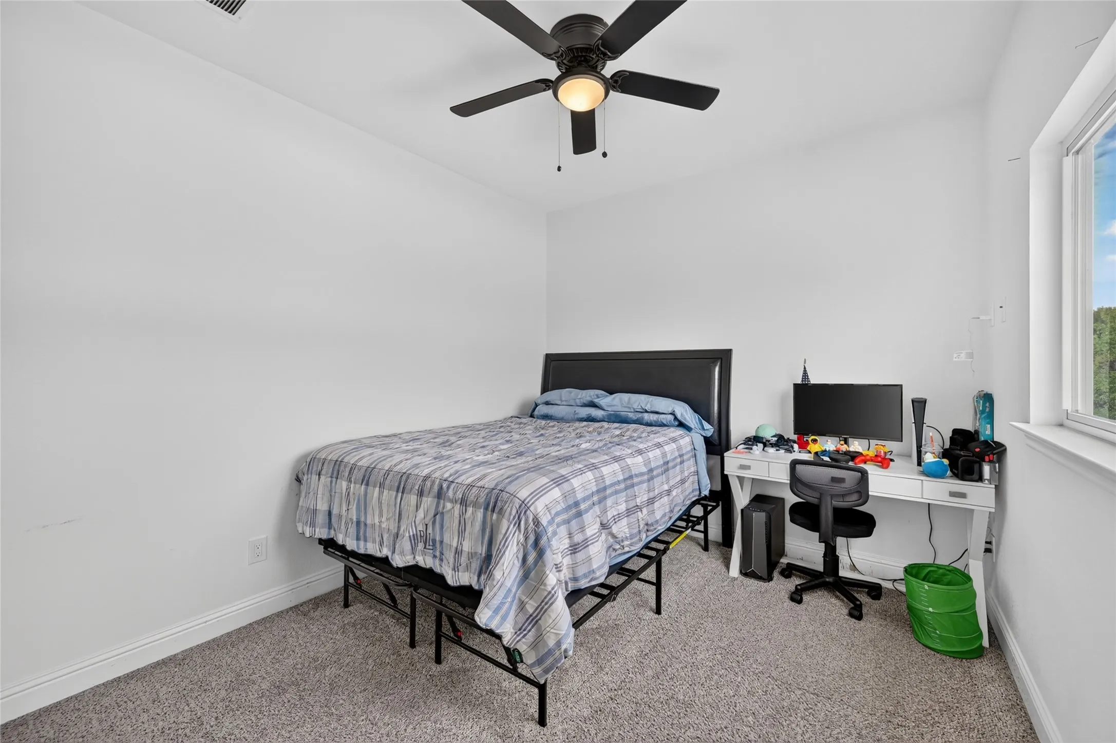 Single Family Residence For Sale in Ellis County , 1130 Willow Creek Road, Palmer, Texas 75152, 3 Bedroom, 3 Bathroom, 1 Garage spaces, 2,083 Sqft, built in 2022, mls#21385195, Real Estate Agent in Palmer, Homes For Sale in Ellis county, Homes For Sale in Palmer, Realtor in Palmer Texas, Real Estate Brokerage Independent Realty Texas, Luminita Cordes Realtor