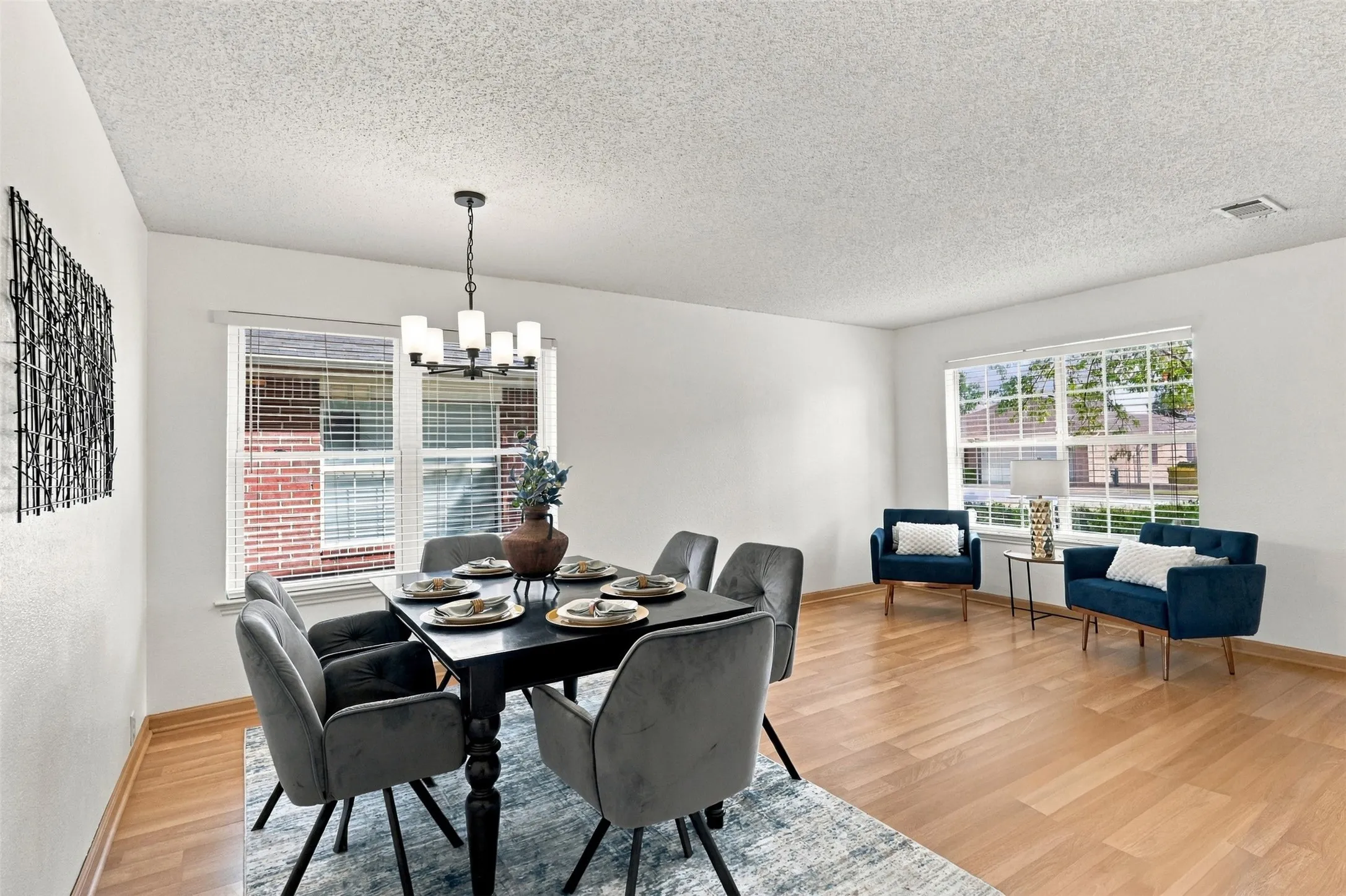 Single Family Residence For Sale in Collin County , 303 Charleston Drive, Wylie, Texas 75098, 4 Bedroom, 3 Bathroom, 2 Garage spaces, 2,099 Sqft, built in 2001, mls#21382049, Real Estate Agent in Wylie, Homes For Sale in Collin county, Homes For Sale in Wylie, Realtor in Wylie Texas, Real Estate Brokerage Independent Realty Texas, Luminita Cordes Realtor